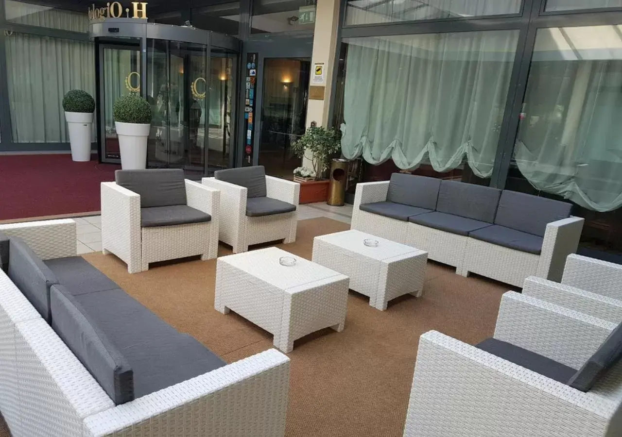 Facade/entrance in Hotel Orologio Facade/entrance in Hotel Orologio