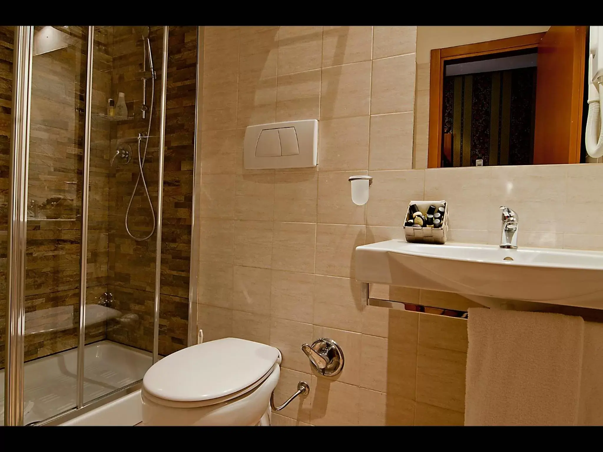 Bathroom in Hotel Lirico