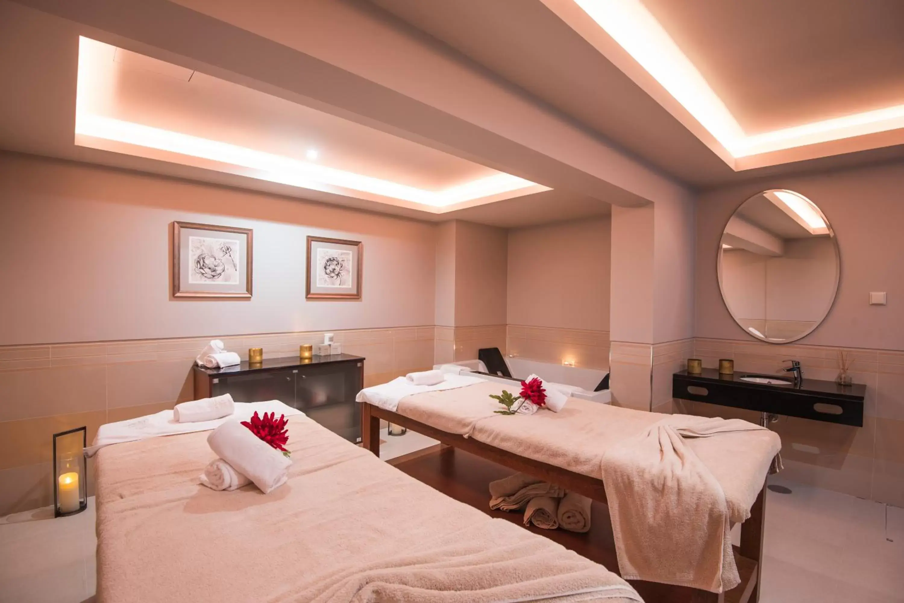 Massage, Bed in Vila Gale Collection Braga Massage, Bed in Vila Gale Collection Braga