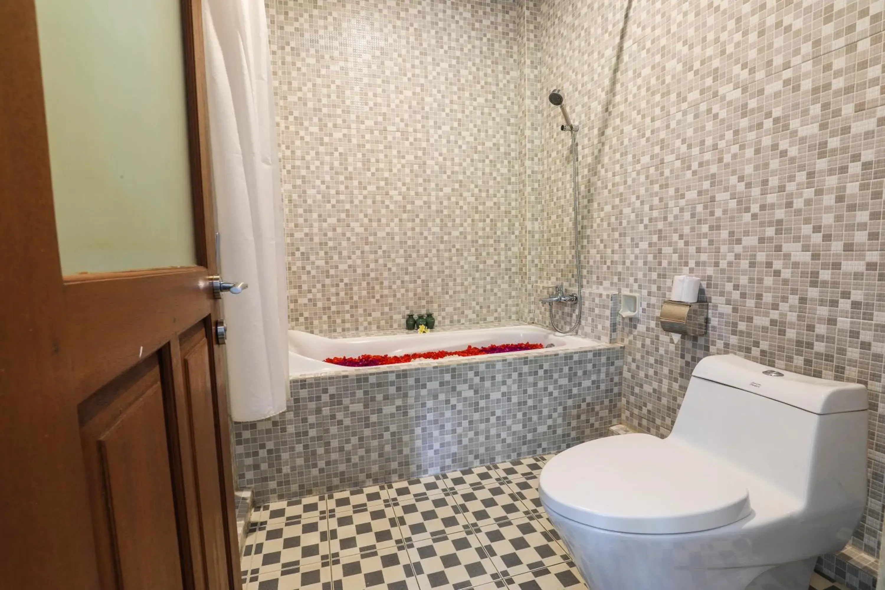 Shower, Bathroom in Amoya Inn