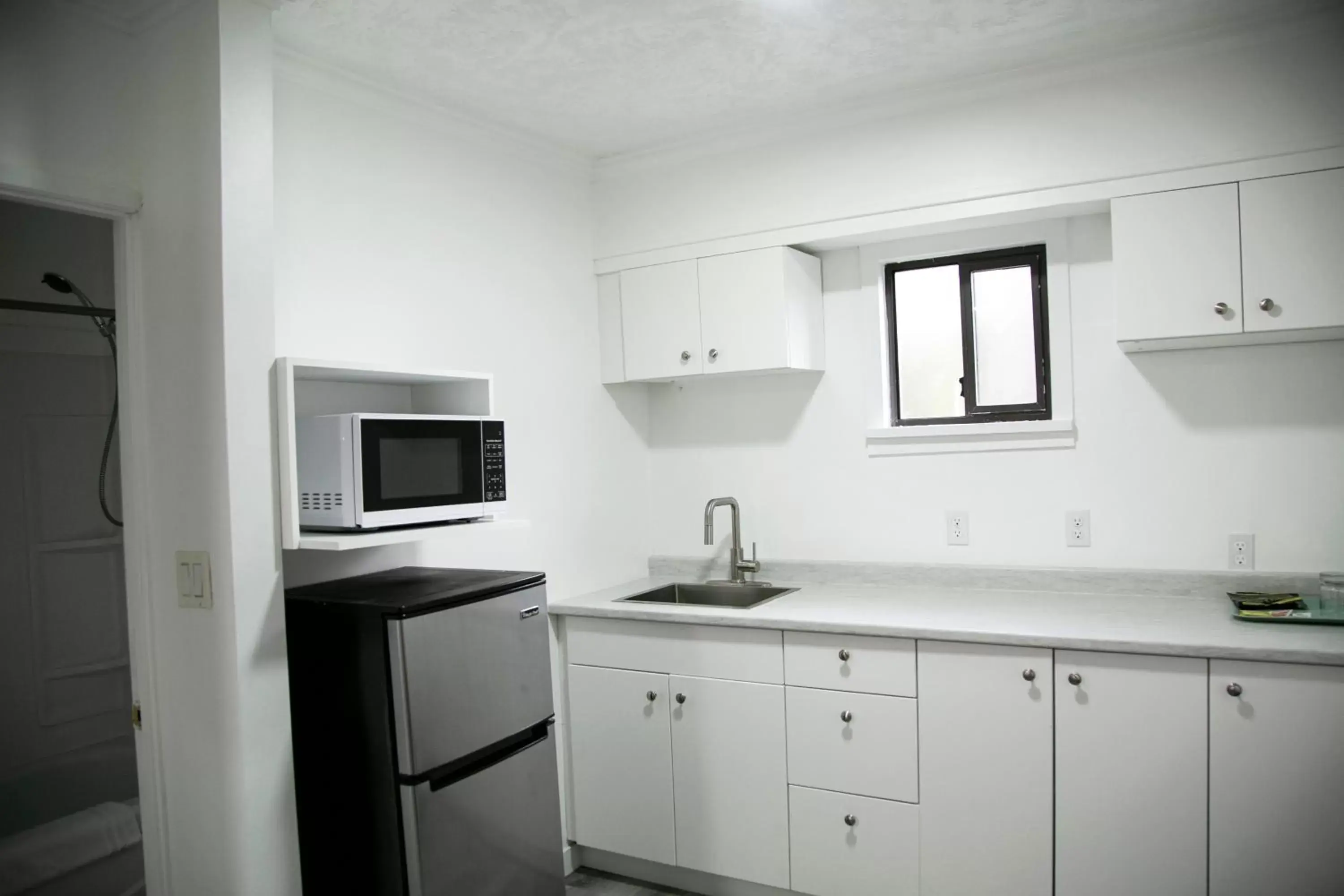 Kitchen/Kitchenette in Westview Centre Motel