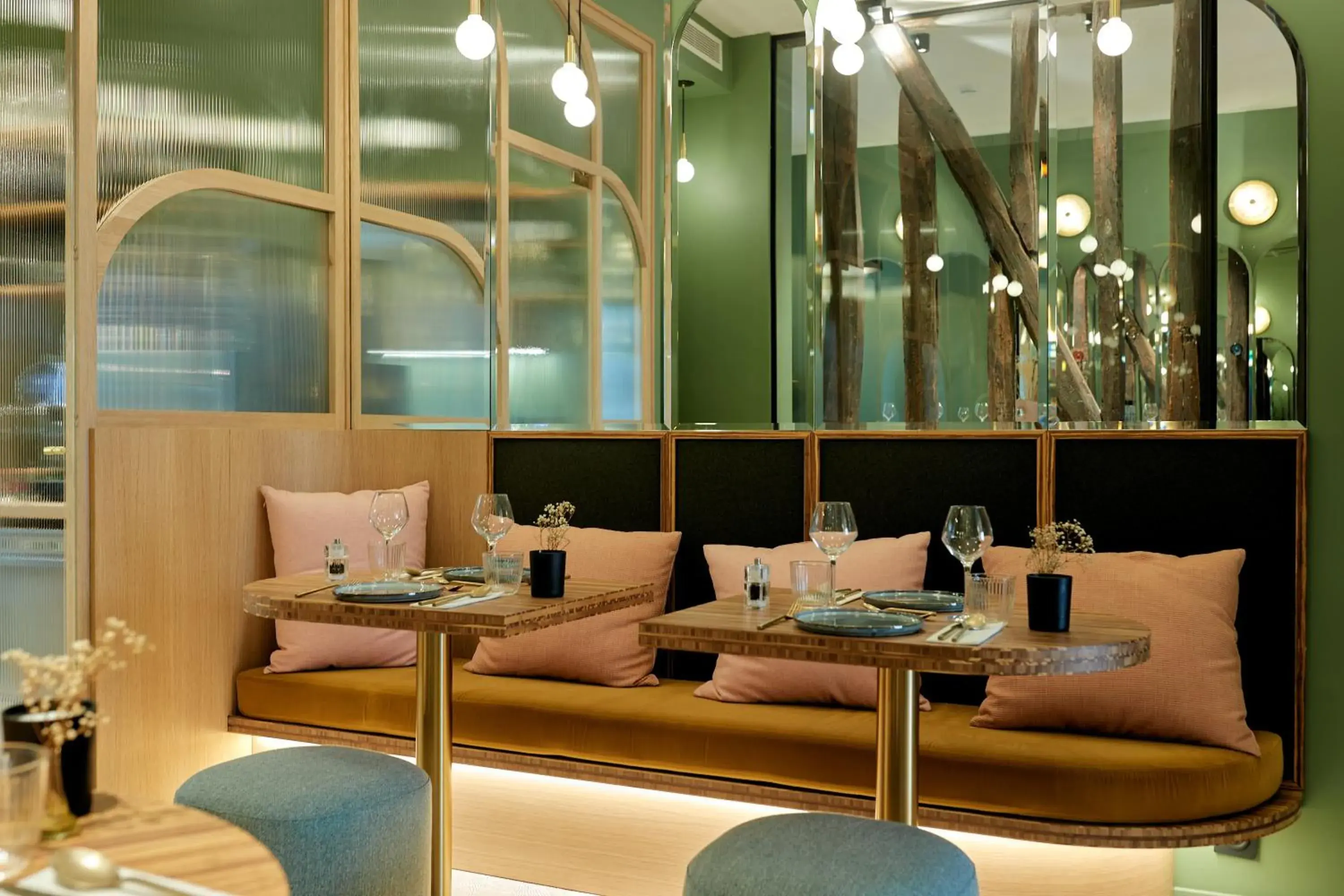 Restaurant/Places to Eat in Hôtel Amoi Paris