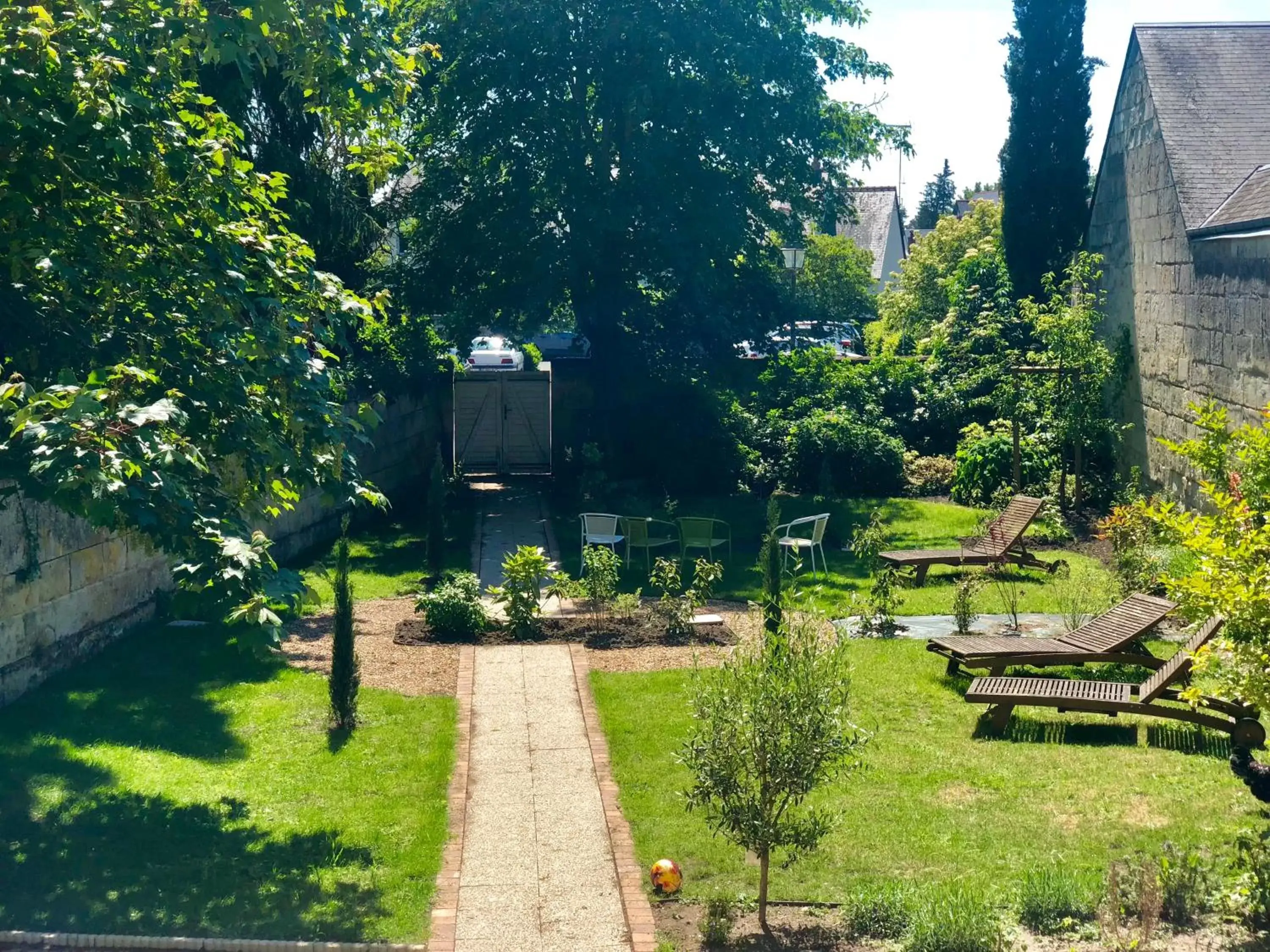 Garden in A la Fleur de Lys