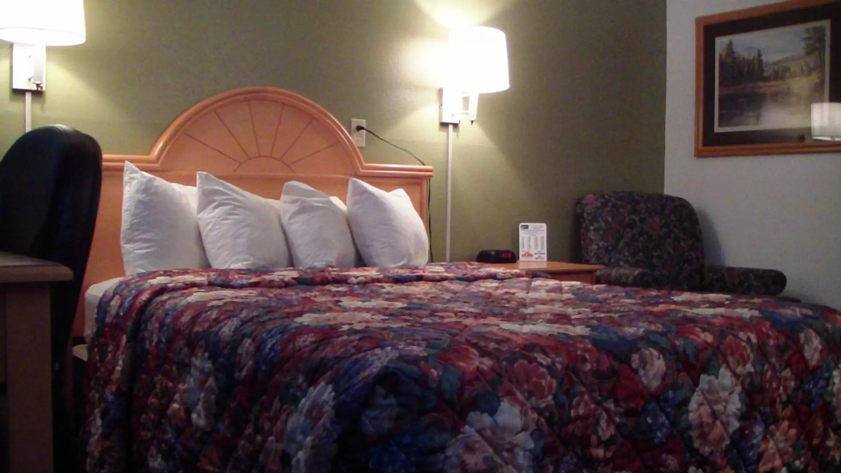 Photo of the whole room, Bed in Budget Inn Express Photo of the whole room, Bed in Budget Inn Express