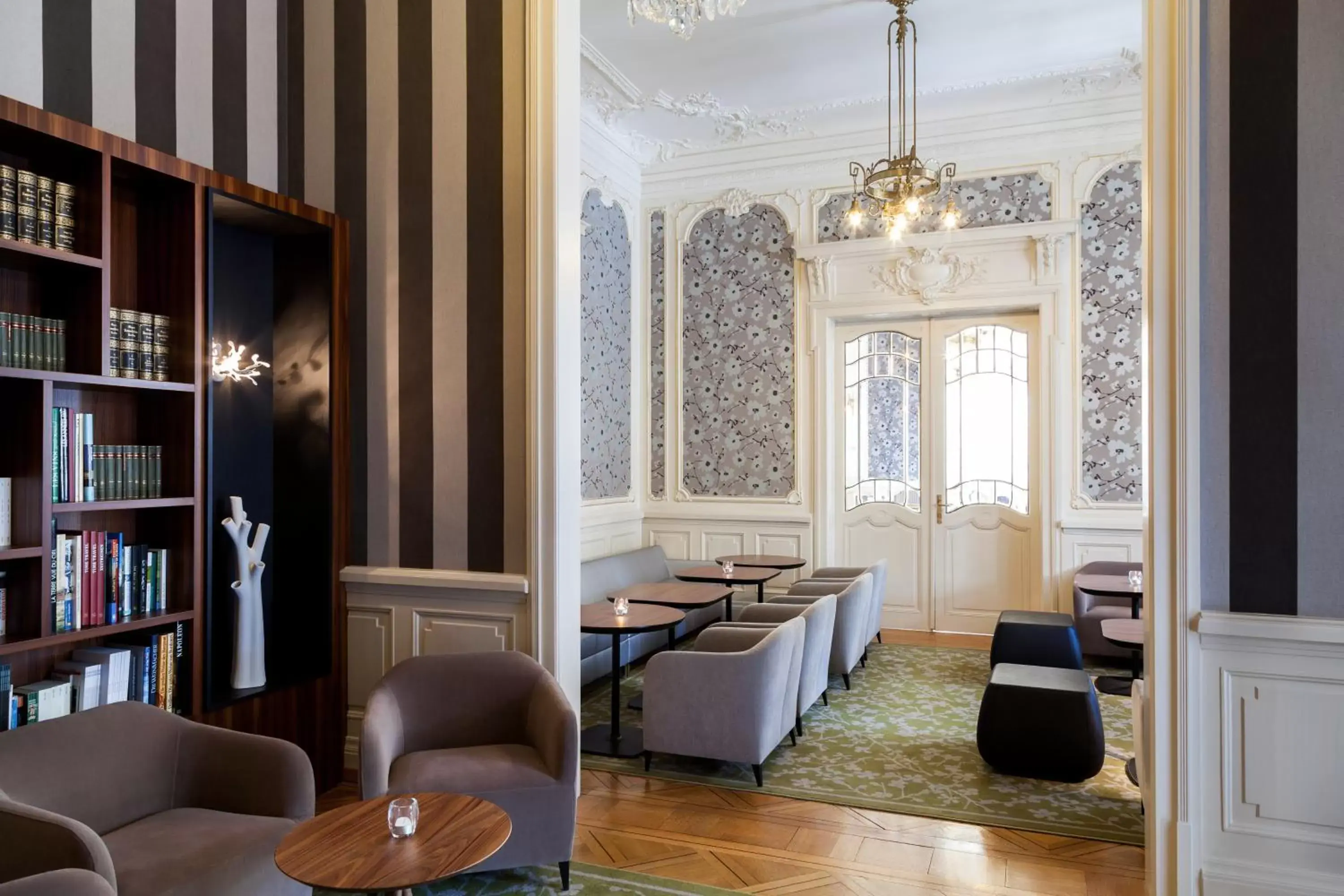 Lounge or bar, Seating Area in Hotel Royal St Georges Interlaken MGallery Collection