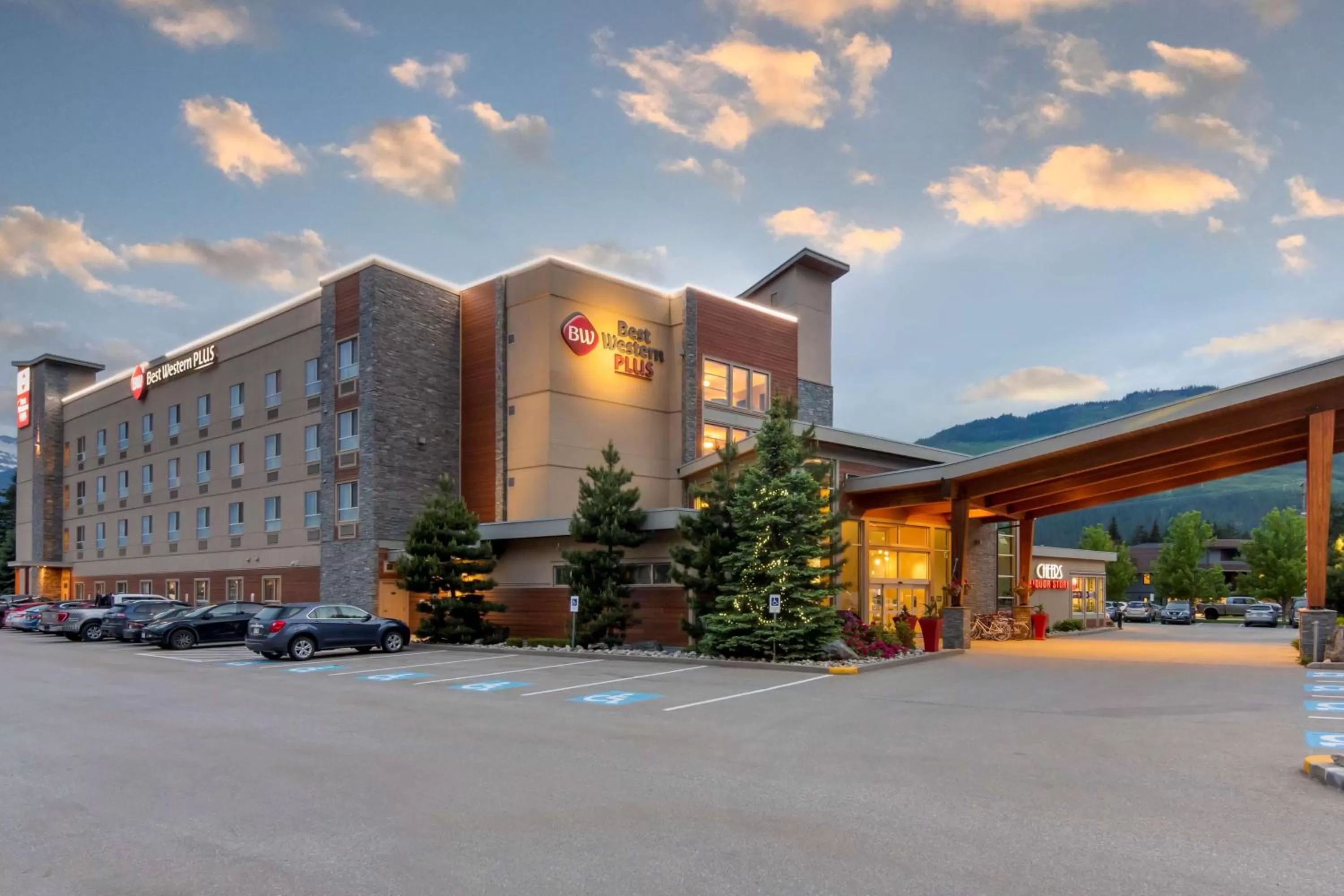 Property building in Best Western Plus Revelstoke