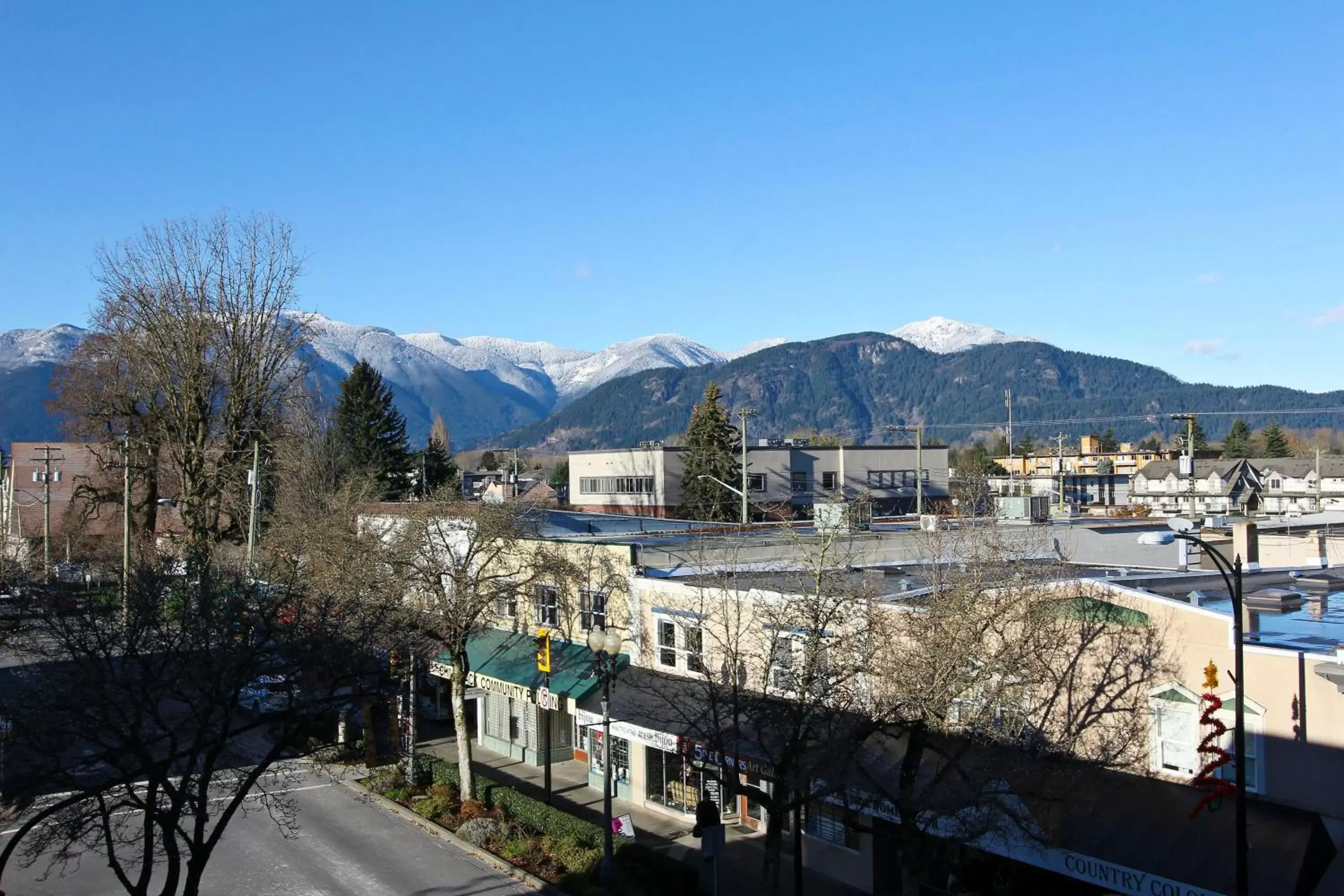 Neighbourhood, Mountain View in Royal Hotel Chilliwack