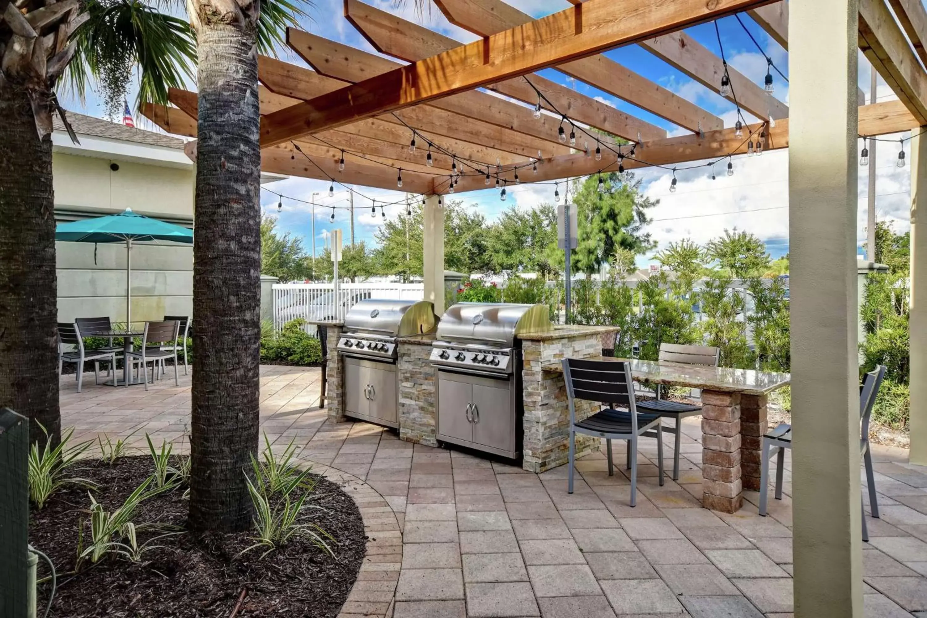 Patio, BBQ Facilities in Homewood Suites by Hilton Tampa-Port Richey