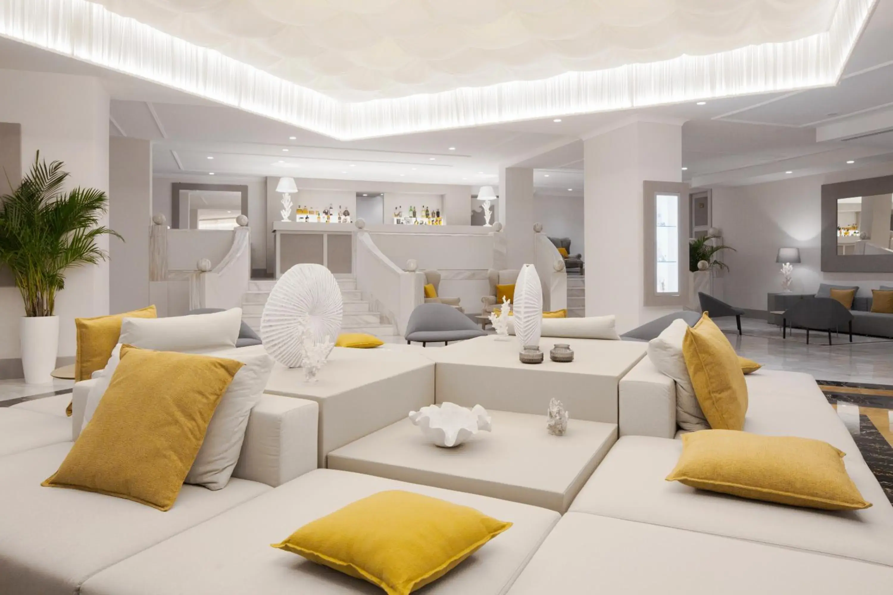 Living room in Mazzarò Sea Palace - The Leading Hotels of the World Living room in Mazzarò Sea Palace - The Leading Hotels of the World