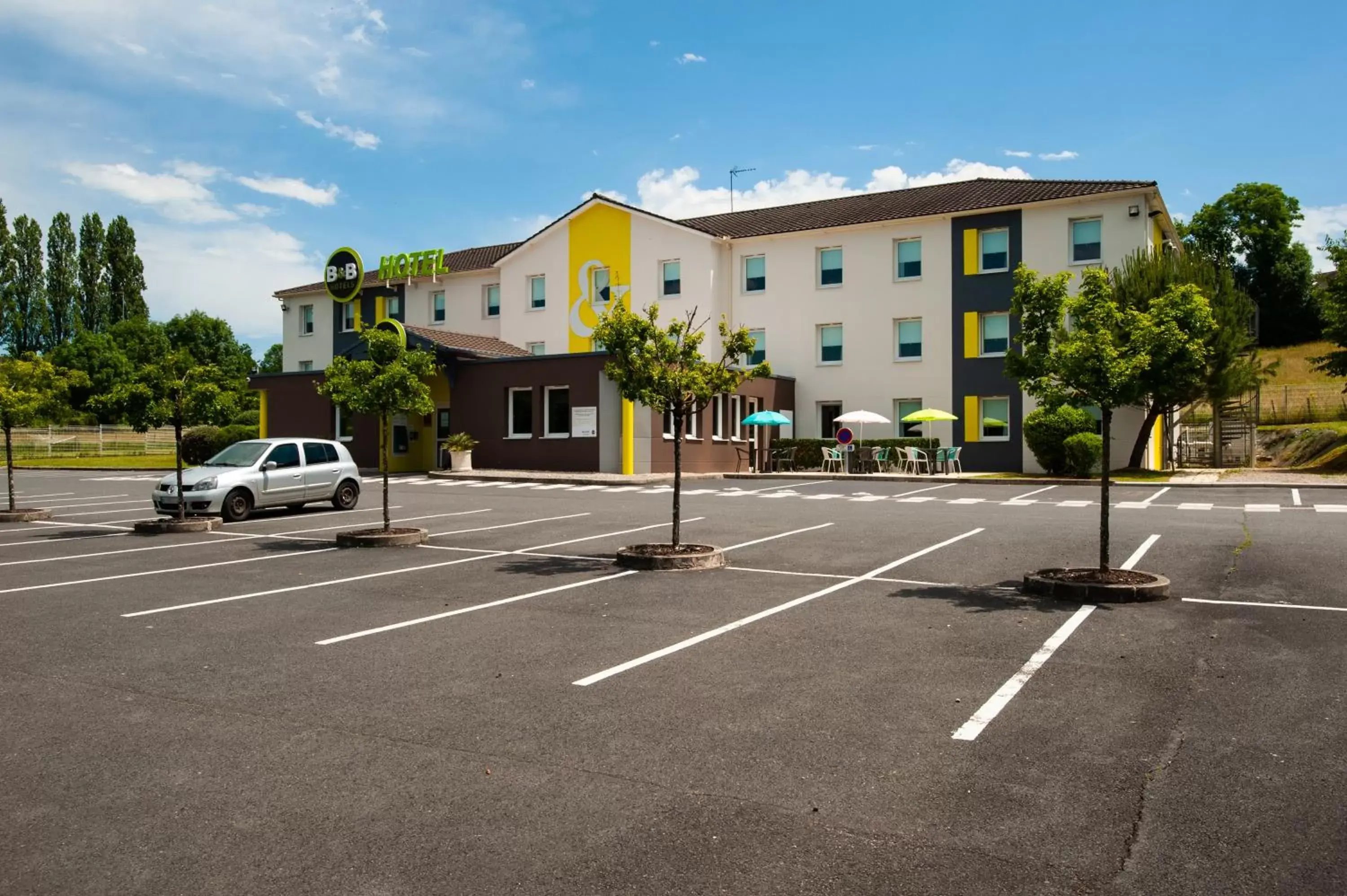 Facade/entrance, Property Building in B&B HOTEL Brive-la-Gaillarde