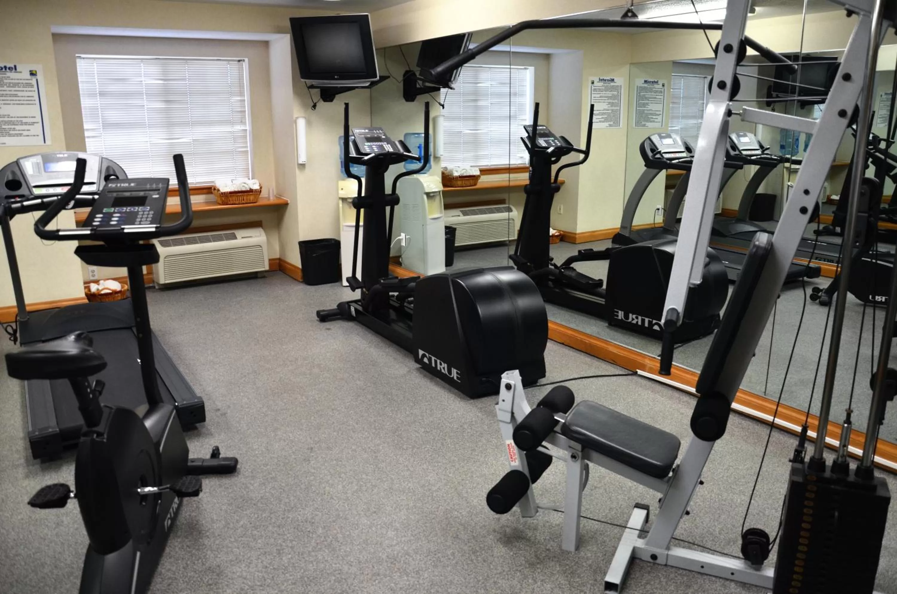 Fitness centre/facilities in Microtel Inn & Suites by Wyndham Chihuahua