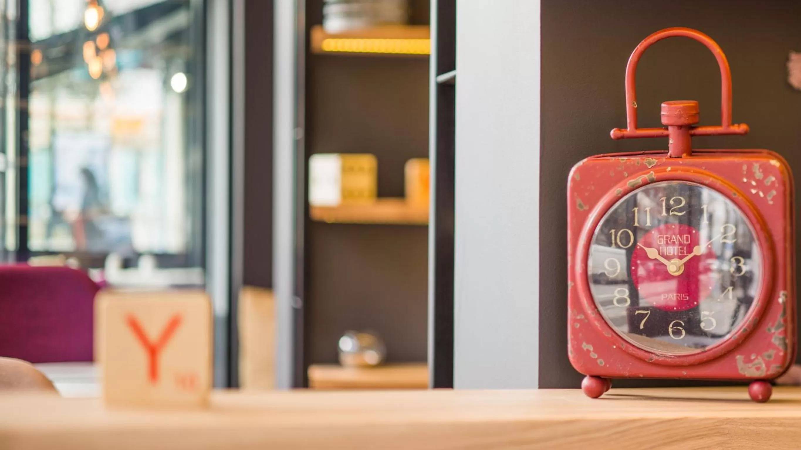 Library in Campanile Rennes Centre - Gare