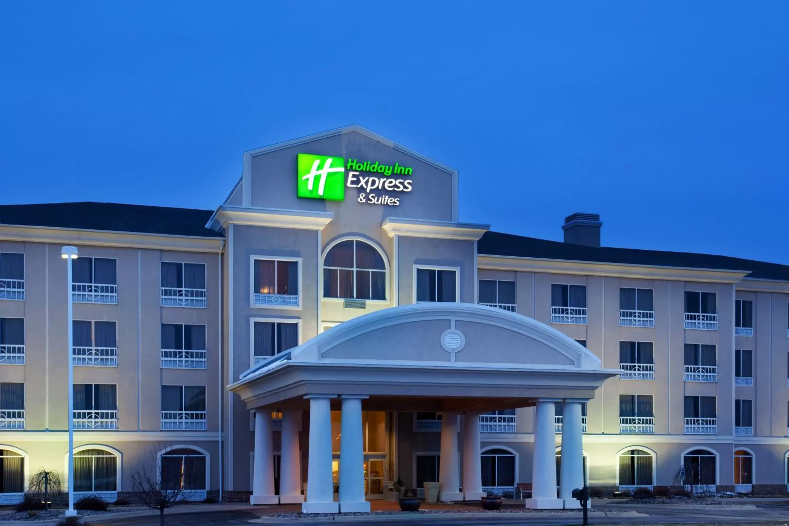 Property building in Holiday Inn Express Rockford-Loves Park, an IHG Hotel