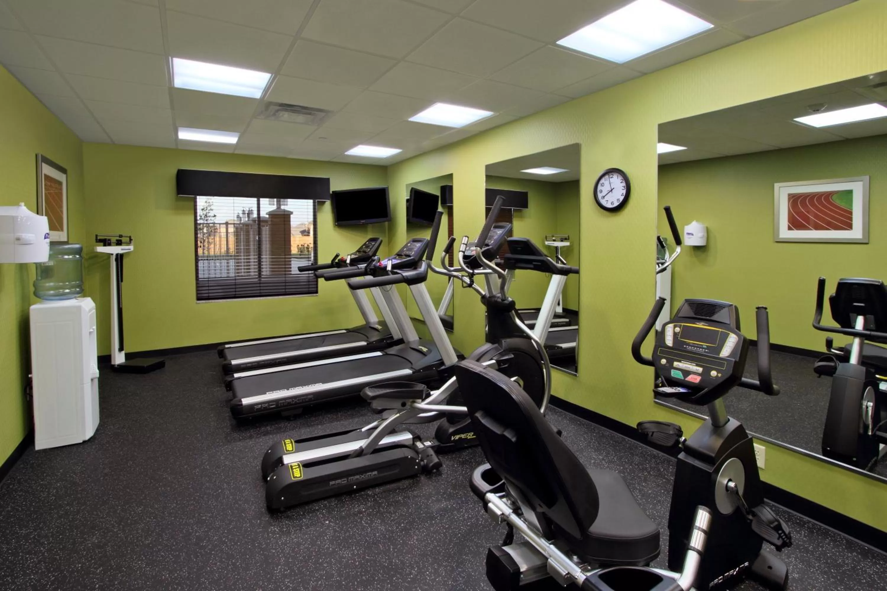 Fitness centre/facilities in Holiday Inn Express & Suites Houston East - Baytown by IHG