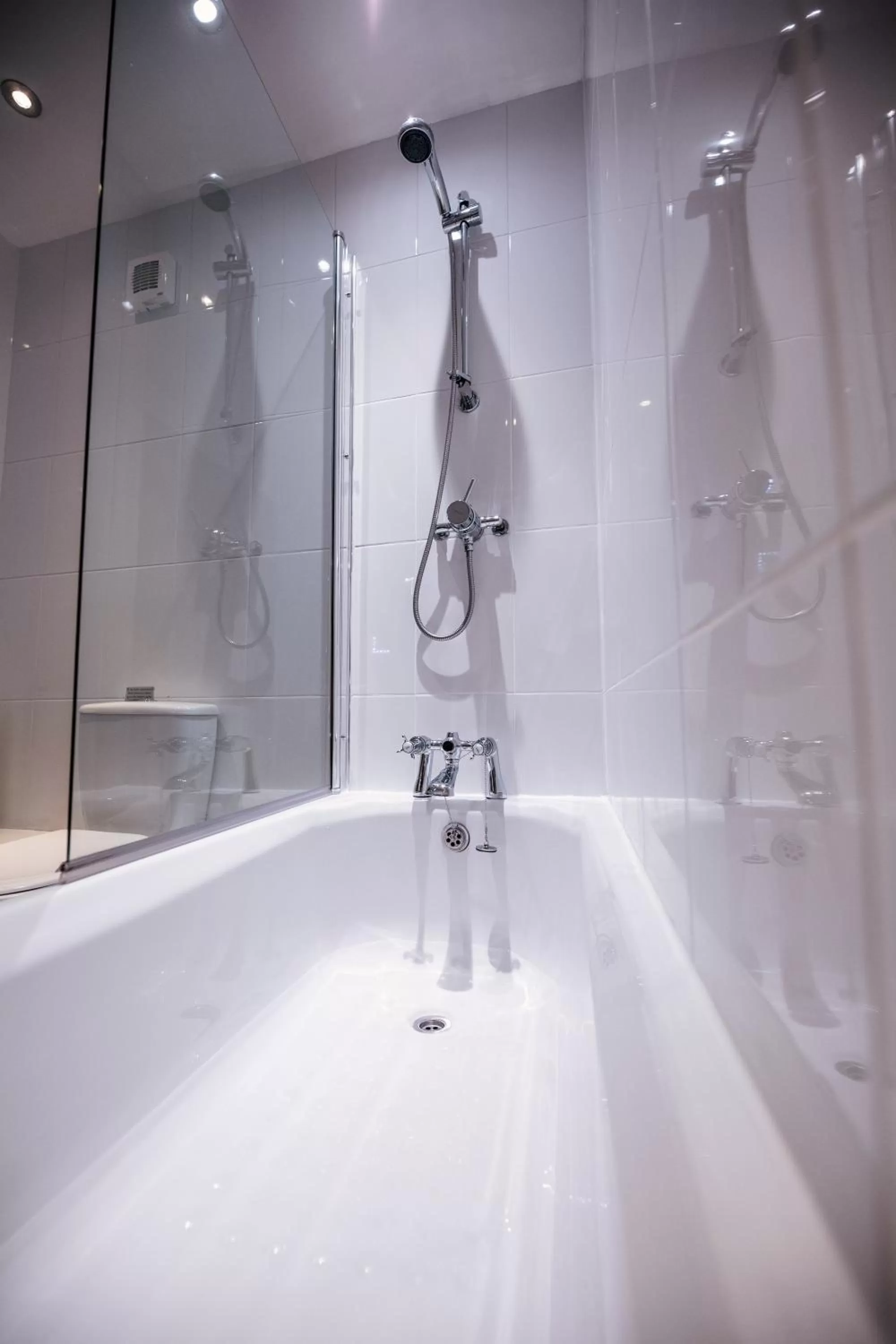 Bathroom in South Causey Inn