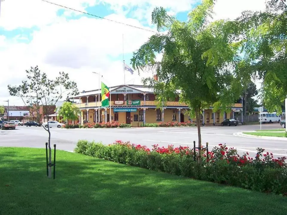 Property Building in Boorowa Hotel