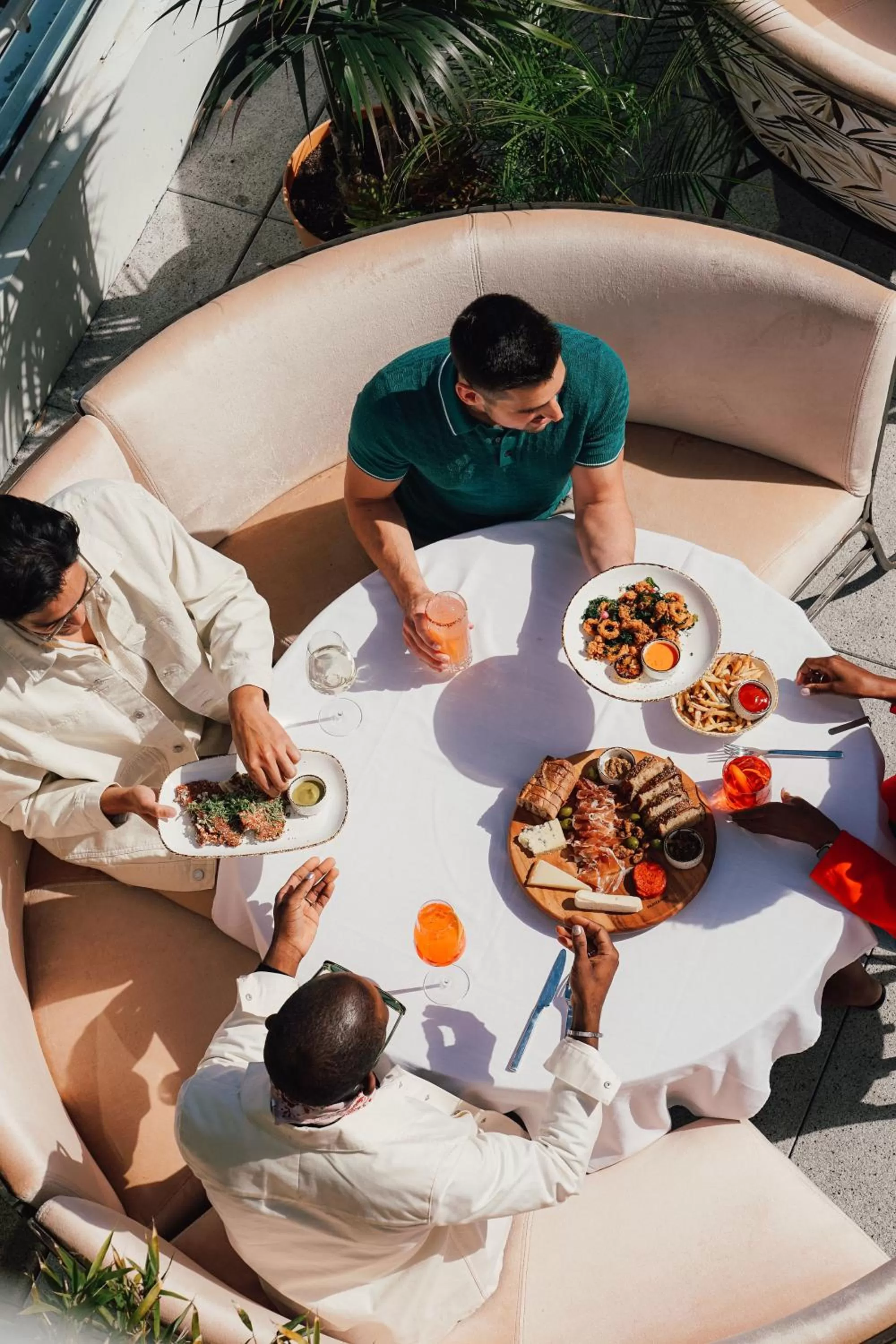 Restaurant/places to eat in W Hollywood