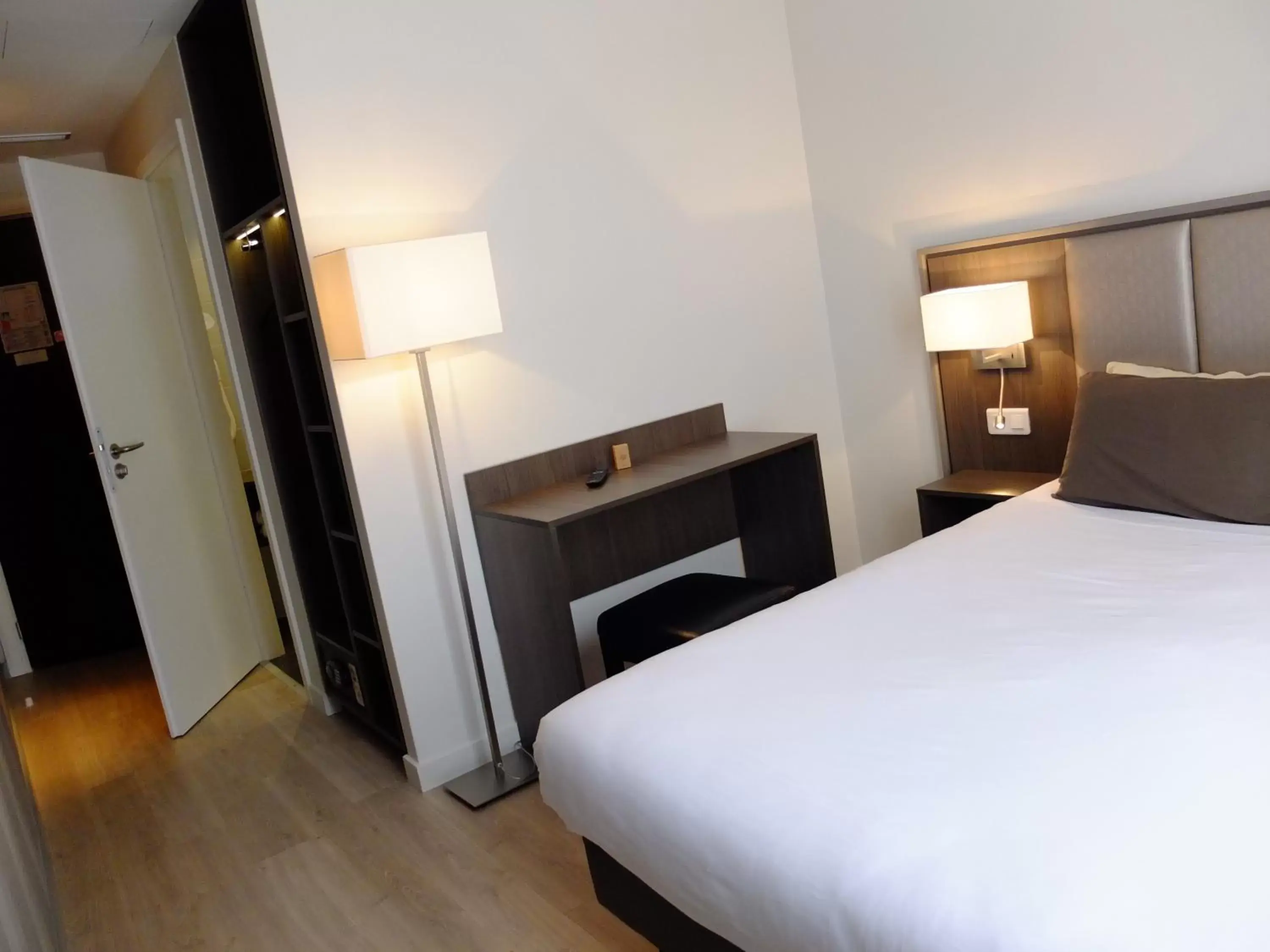Bed, Room Photo in Hotel de Flore
