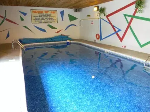 Swimming Pool in Beachside Motel