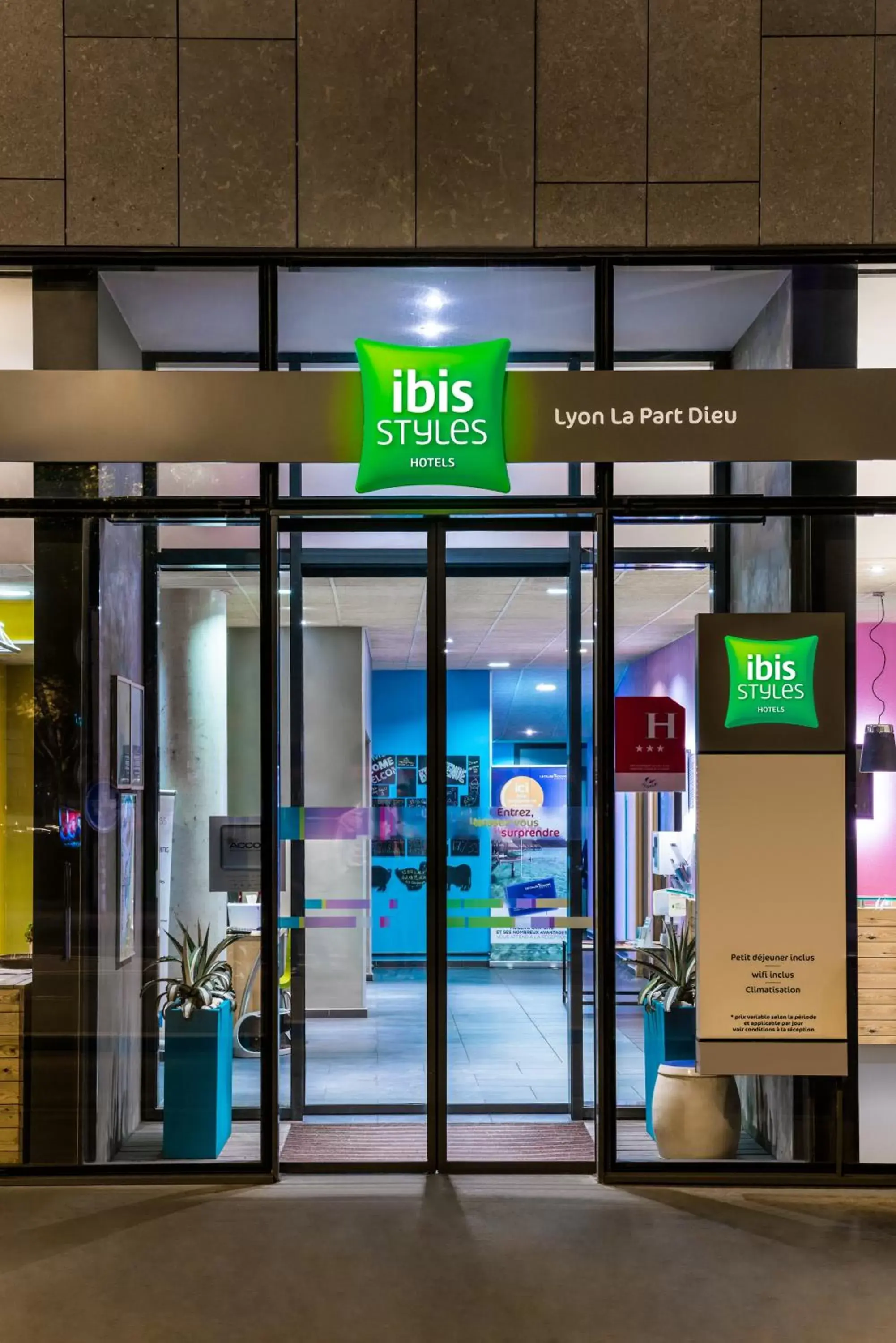 Facade/Entrance in Ibis Styles Lyon Centre - Gare Part Dieu