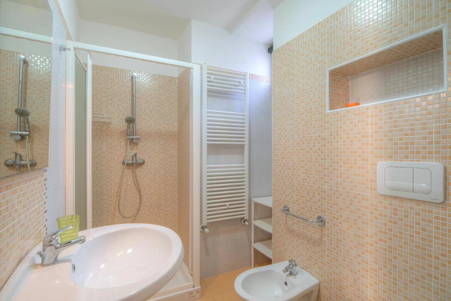 Bathroom in Lu Caffa by Typney