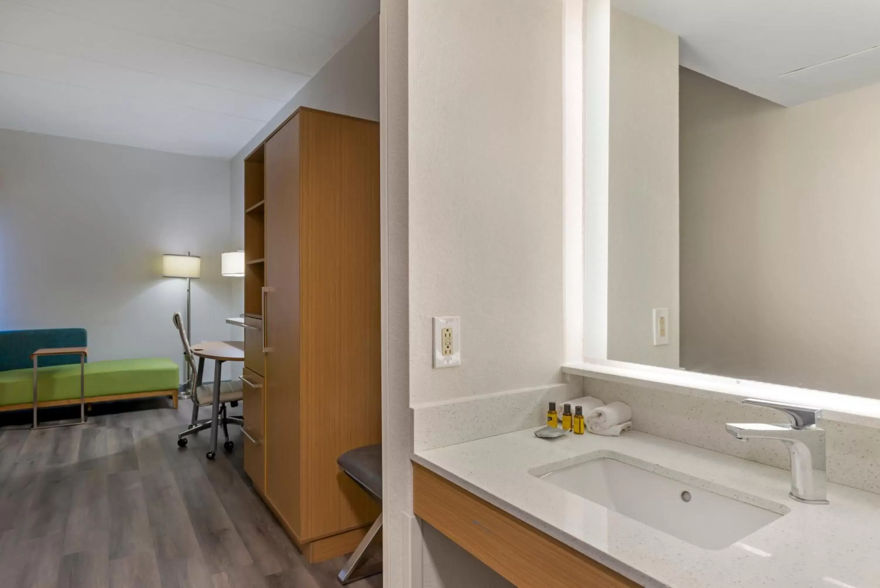 Bedroom, Bathroom in Best Western PLUS Executive Hotel Richmond