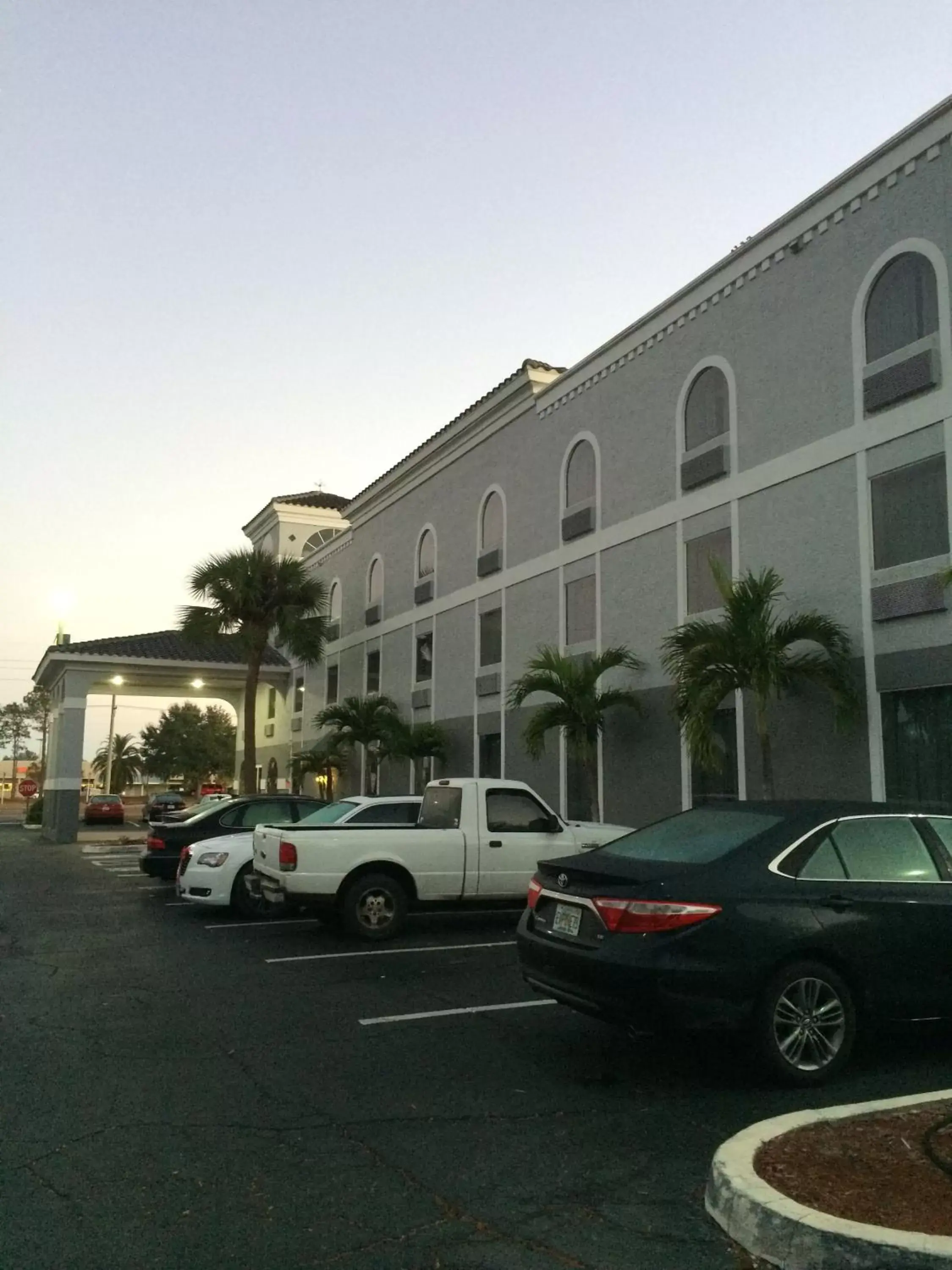 Facade/entrance, Property Building in Ruskin Inn Tampa-Sun City Center