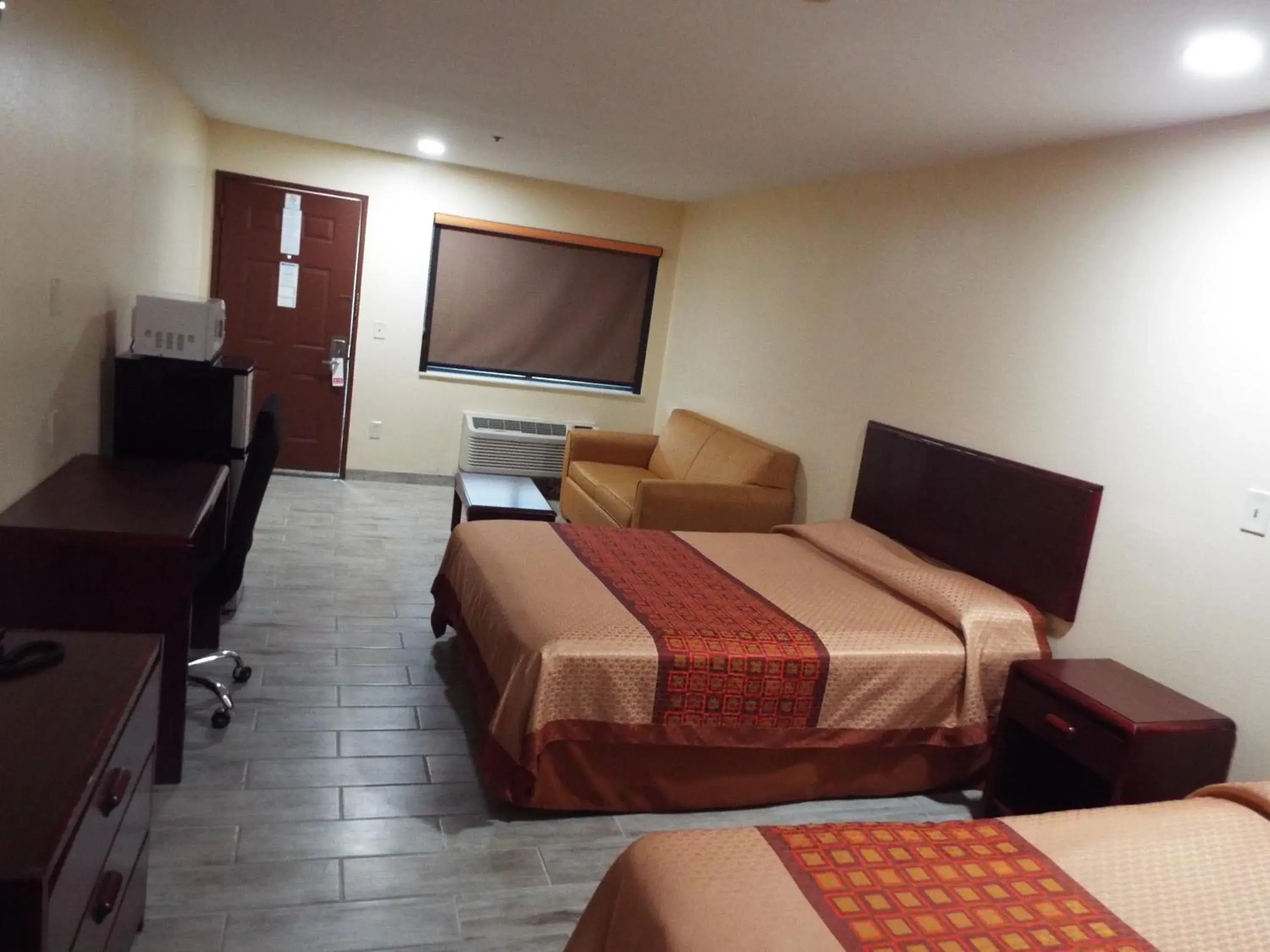 Bed in Texas Inn Harlingen Bed in Texas Inn Harlingen