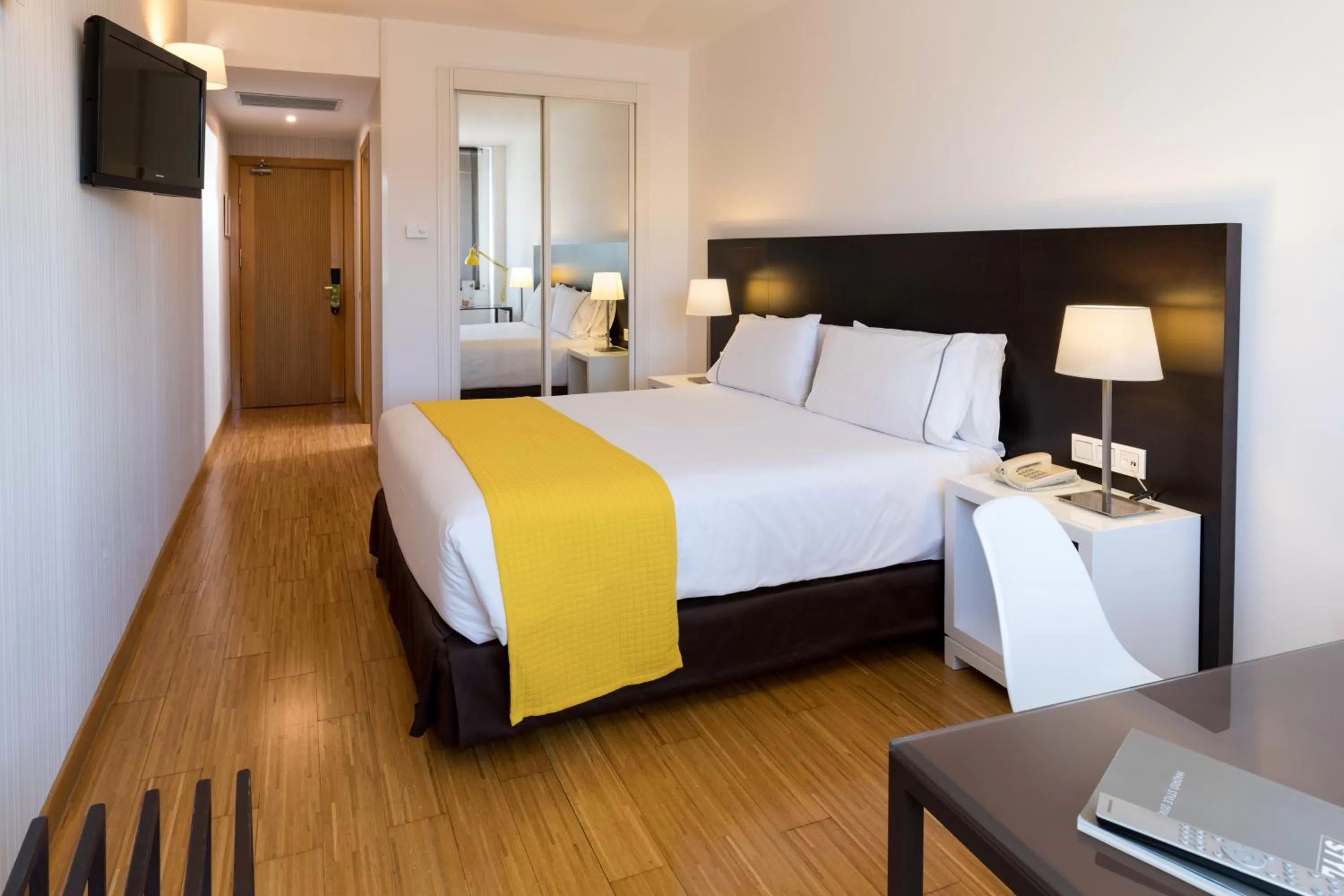 Photo of the whole room, Bed in Rafaelhoteles Atocha