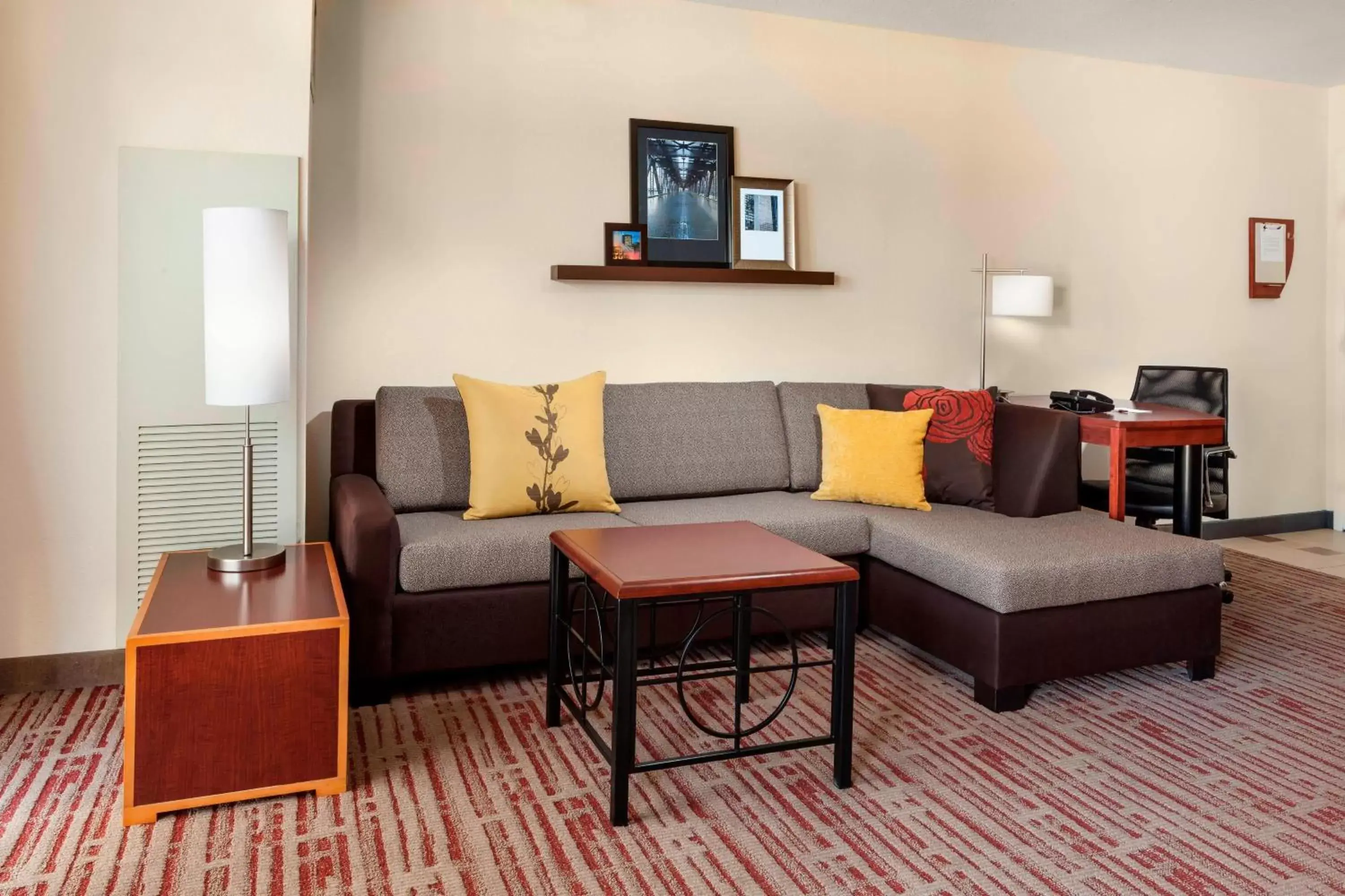 Living room, Seating Area in Residence Inn by Marriott Chicago Downtown/River North