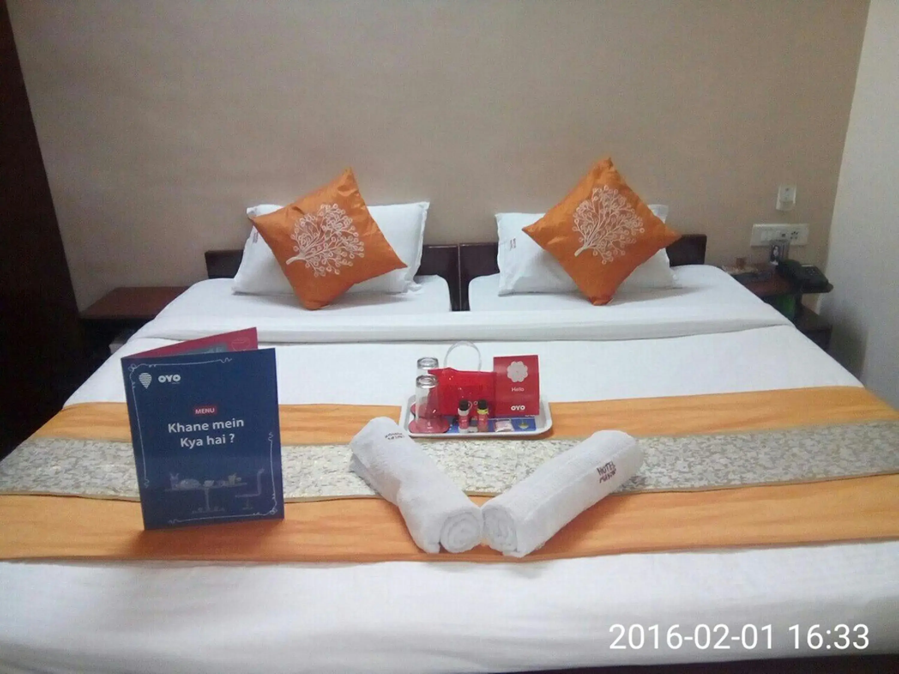 Bed in Hotel Mayur