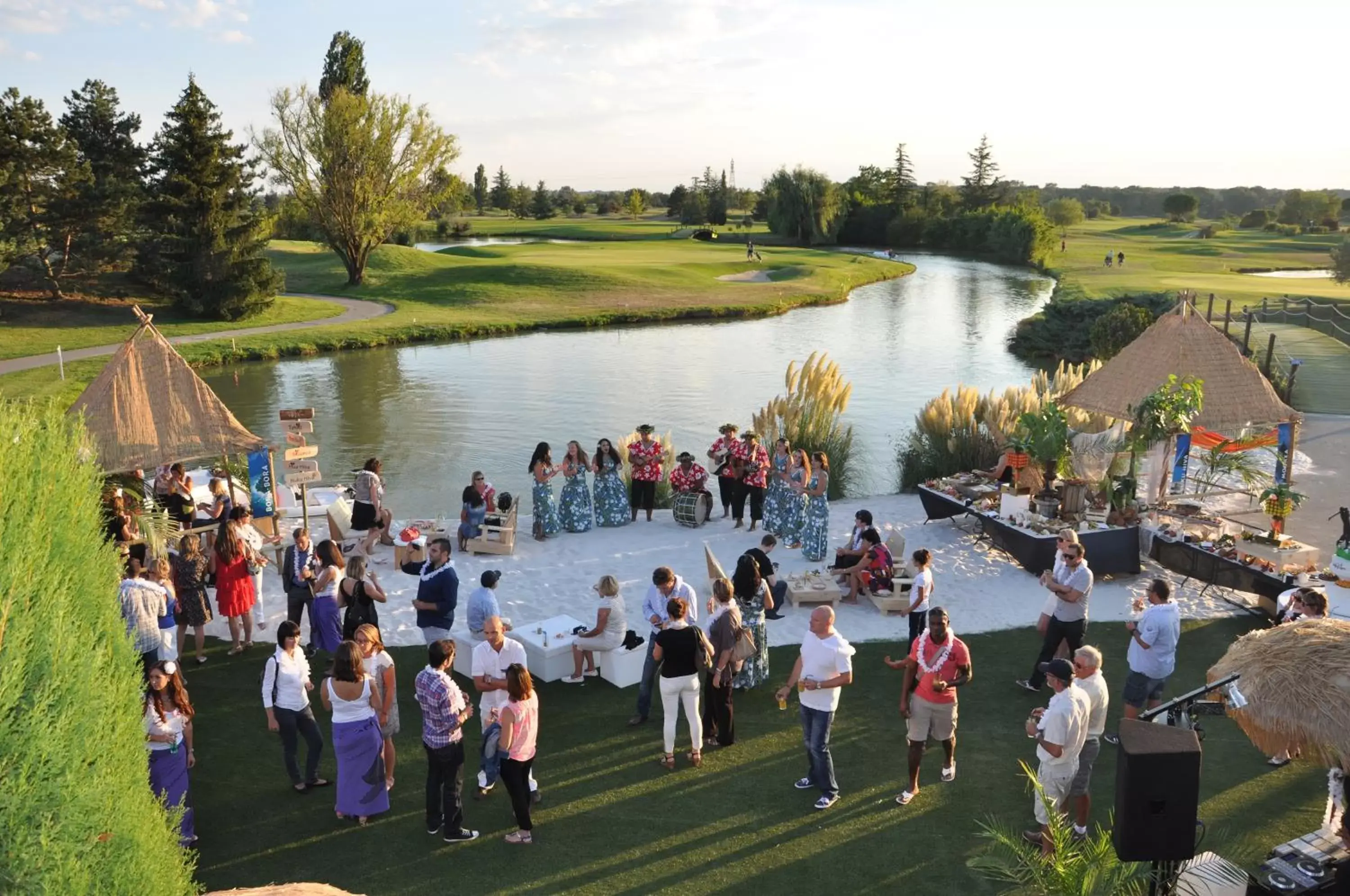 People in Mercure Toulouse Aéroport Golf de Seilh