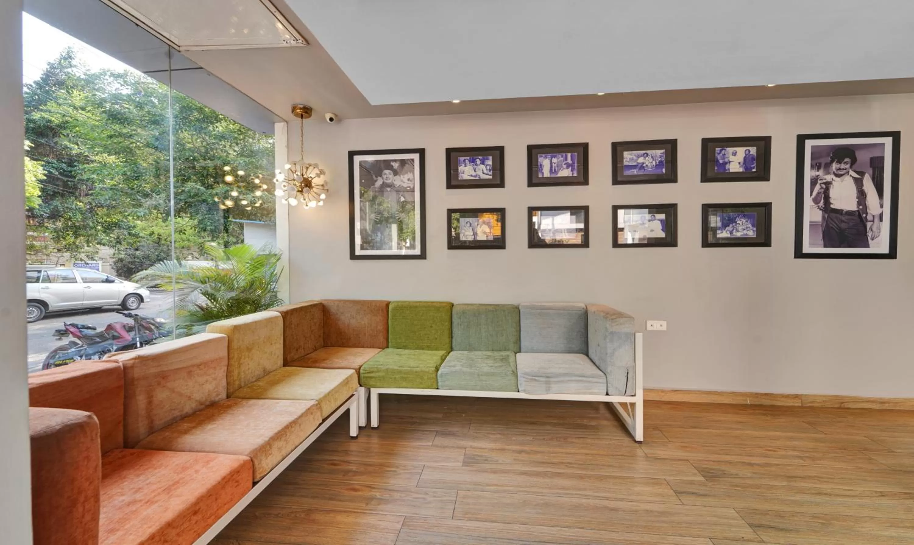 Lobby or reception, Seating Area in Upar Hotels Cinecity Kodambakkam RAGHAVENDRA MANDAPAM