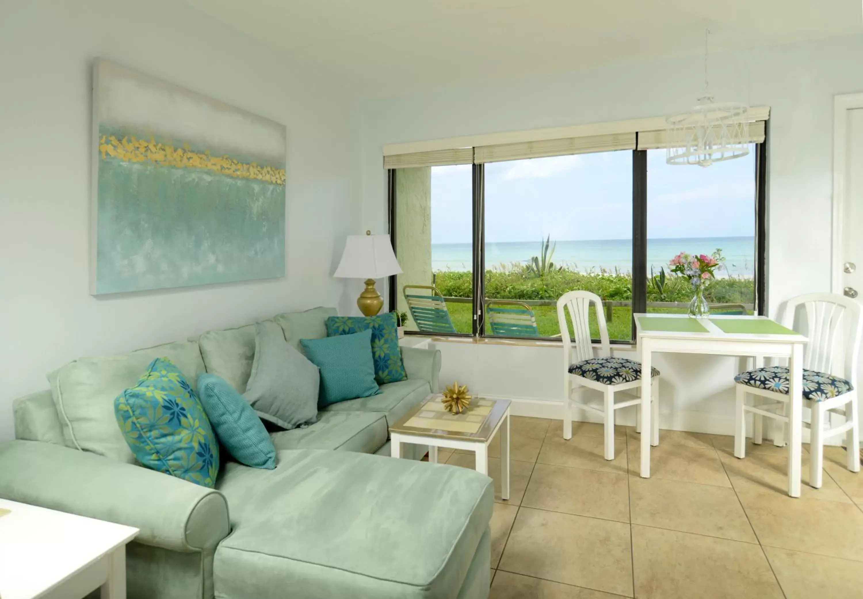 Balcony/Terrace, Seating Area in Tuckaway Shores Resort