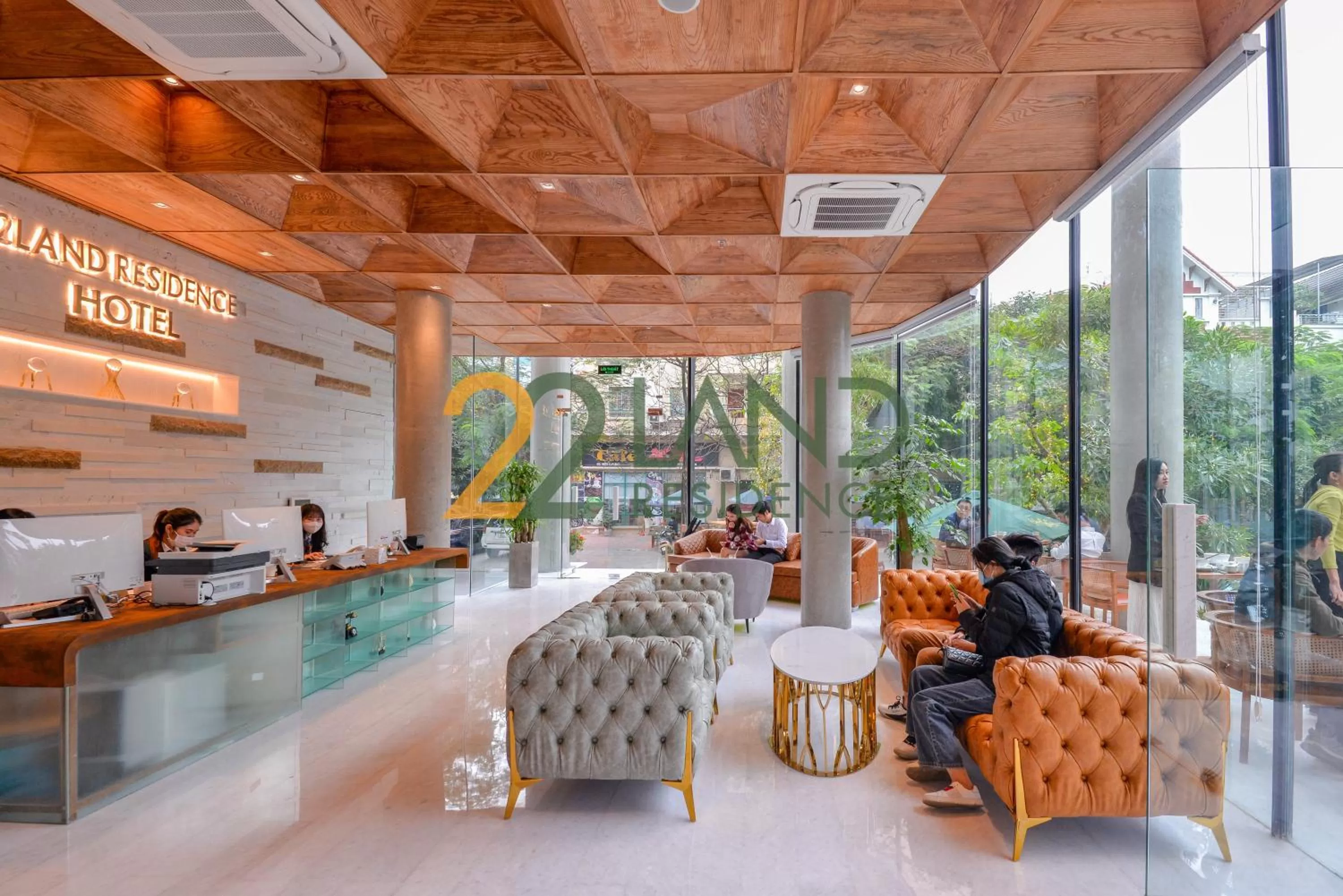 Restaurant/places to eat in 22Land Hotel & Residence