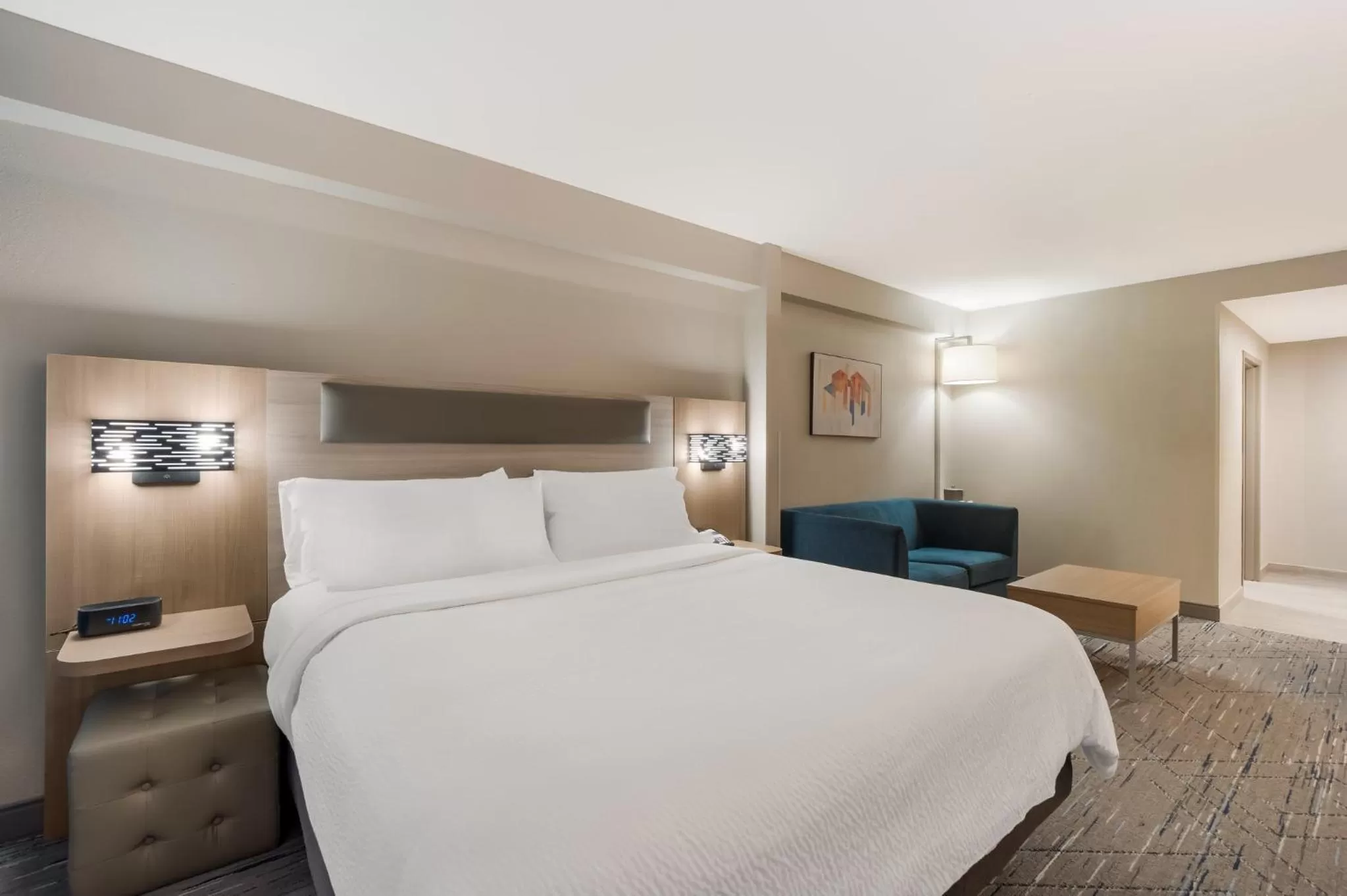 Photo of the whole room, Bed in Holiday Inn Express & Suites Lexington by IHG
