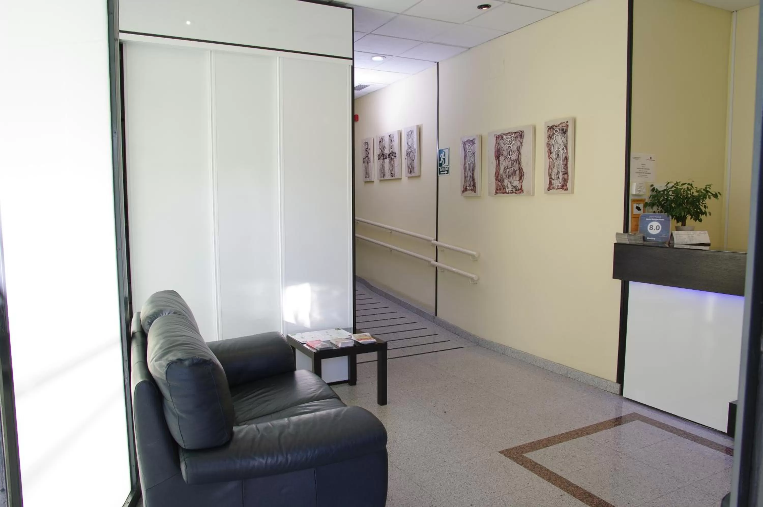 Lobby or reception in Hotel Barajas Plaza