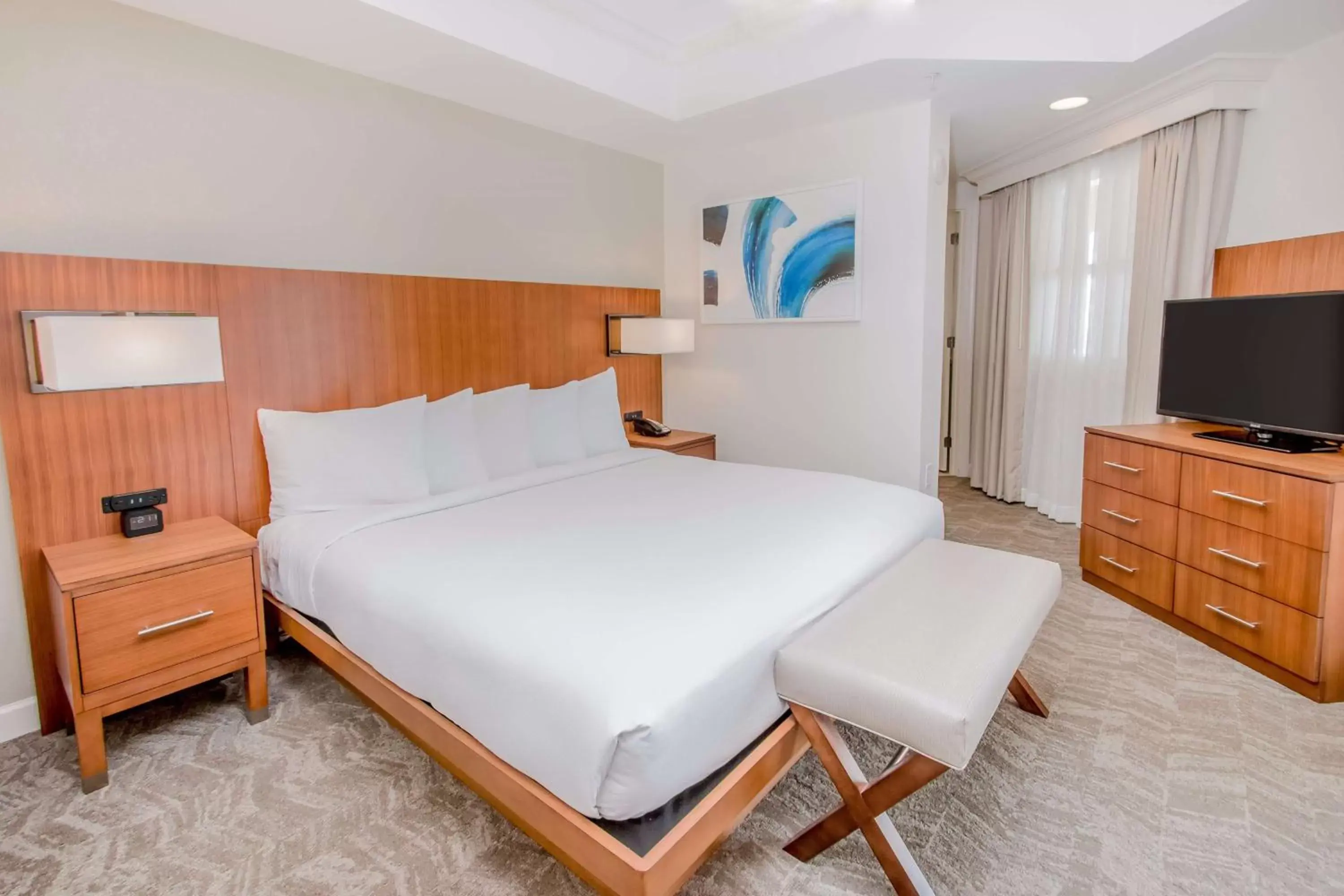 Bedroom, Bed in Hilton Pensacola Beach