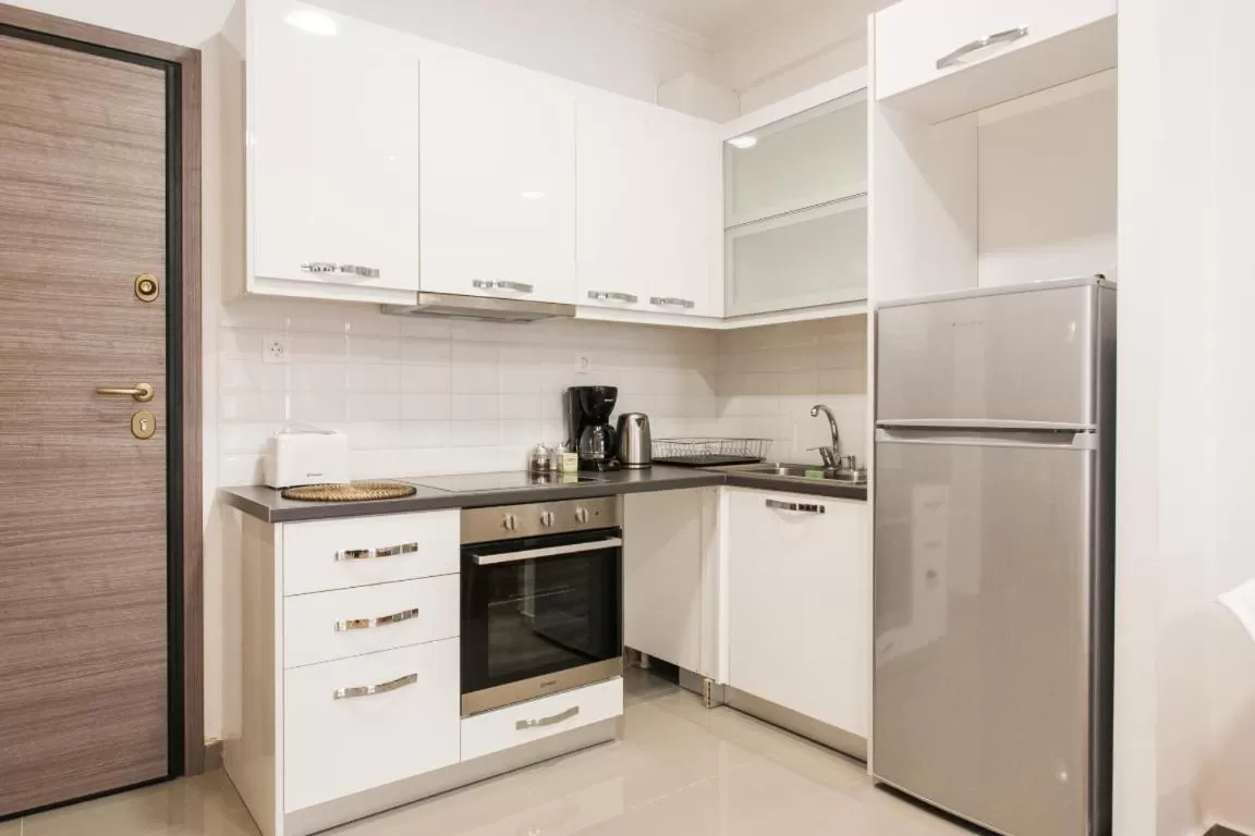 Kitchen or kitchenette in Nicholas Point Apartments and Rooms