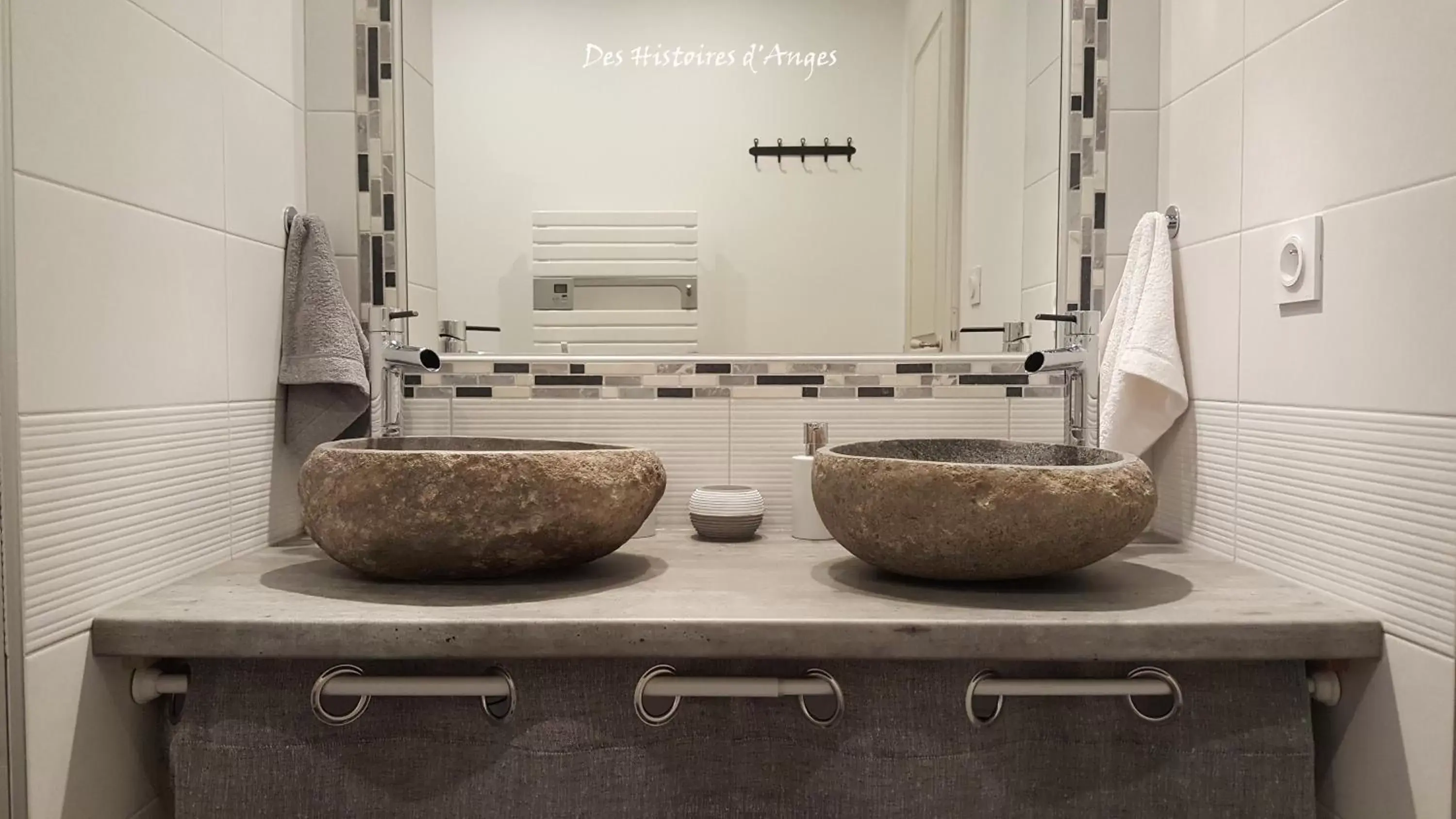 Bathroom in B&B Des Histoires d'Anges - Côté Jardin