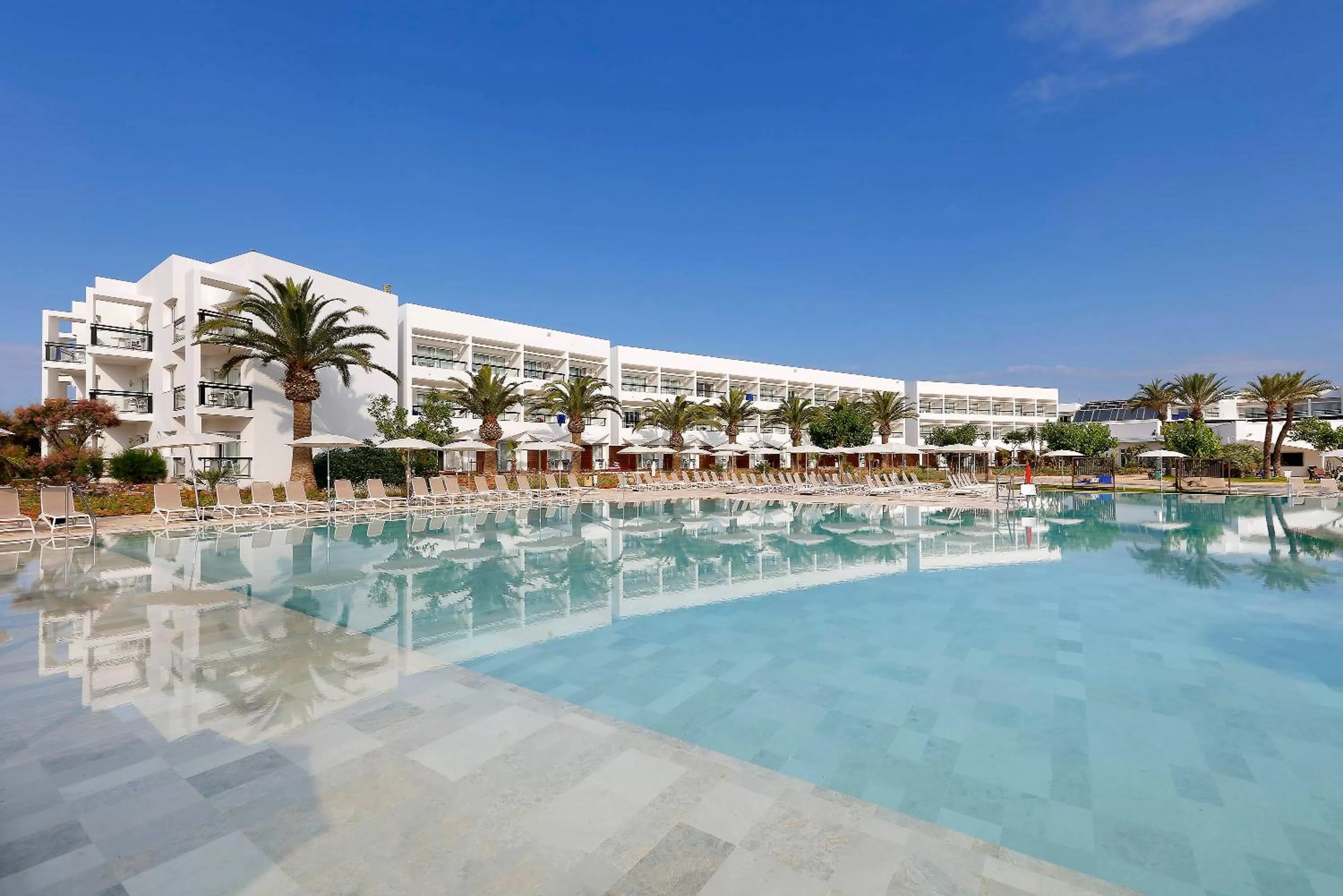 Swimming pool in Grand Palladium Select Palace Ibiza - All Inclusive