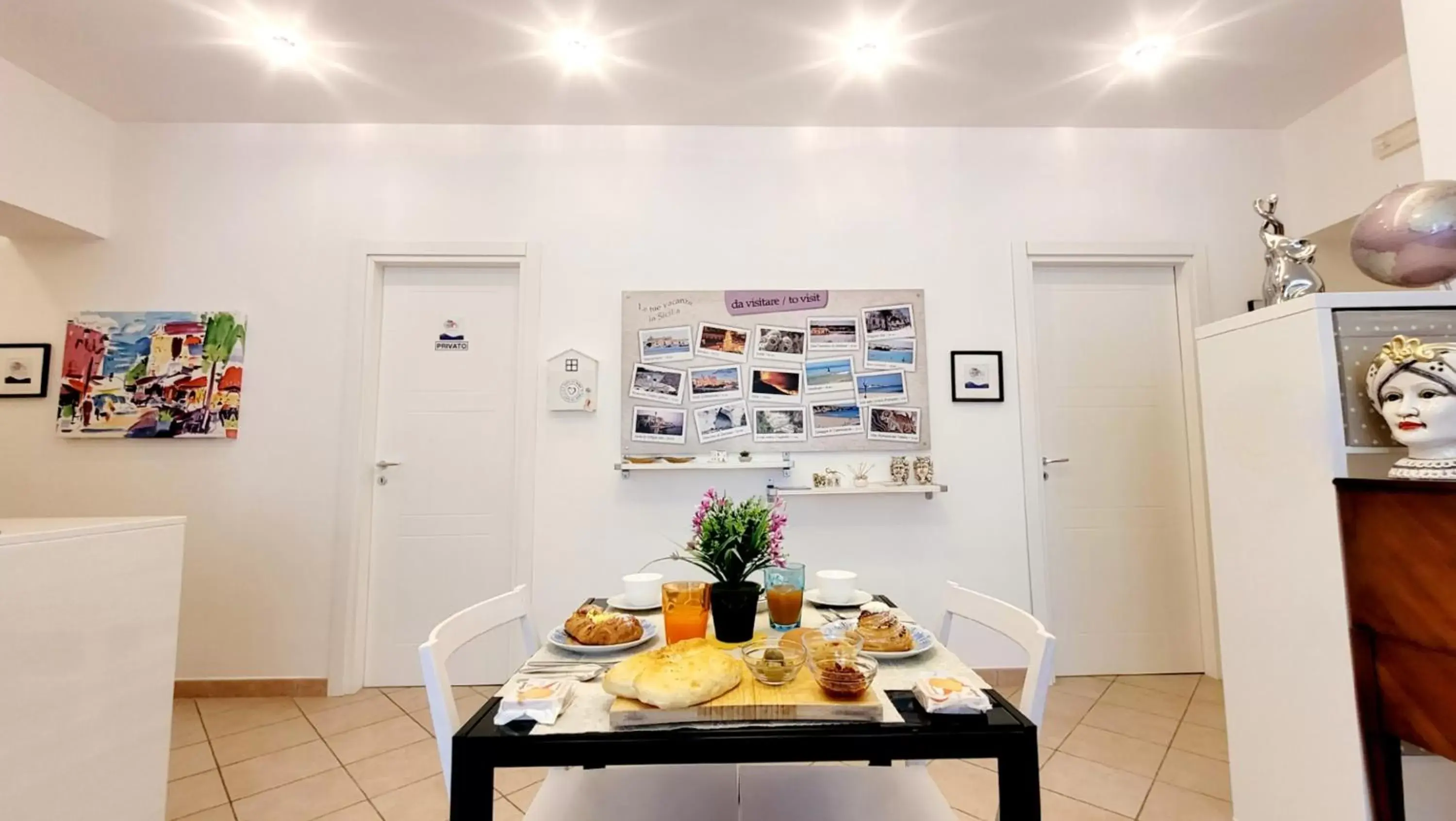 Food and drinks, Dining Area in B&B Zanzibar - Ospitalità Siciliana