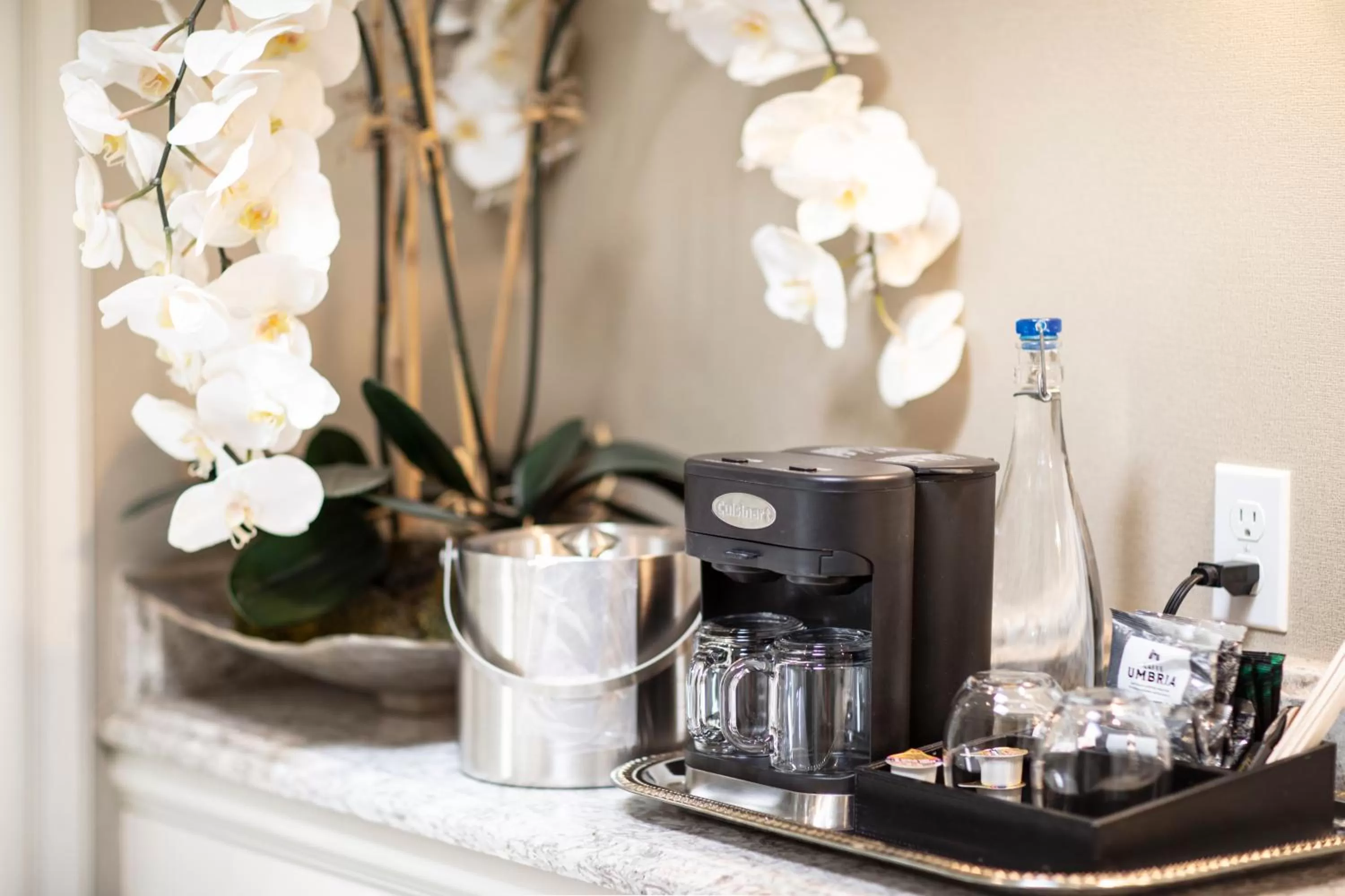 Coffee/tea facilities in Hotel Ballard