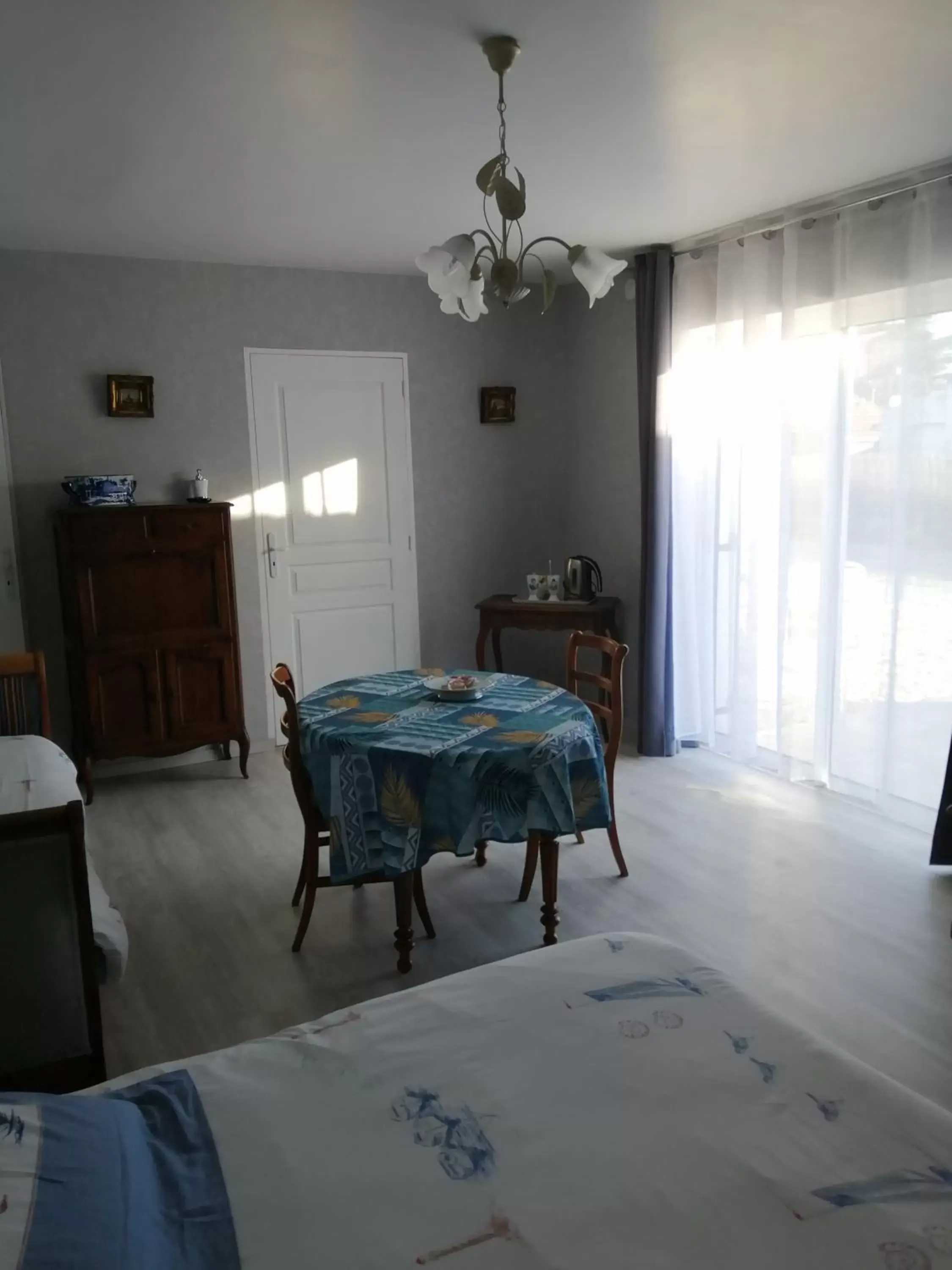 Bedroom, Dining Area in La Pecherie