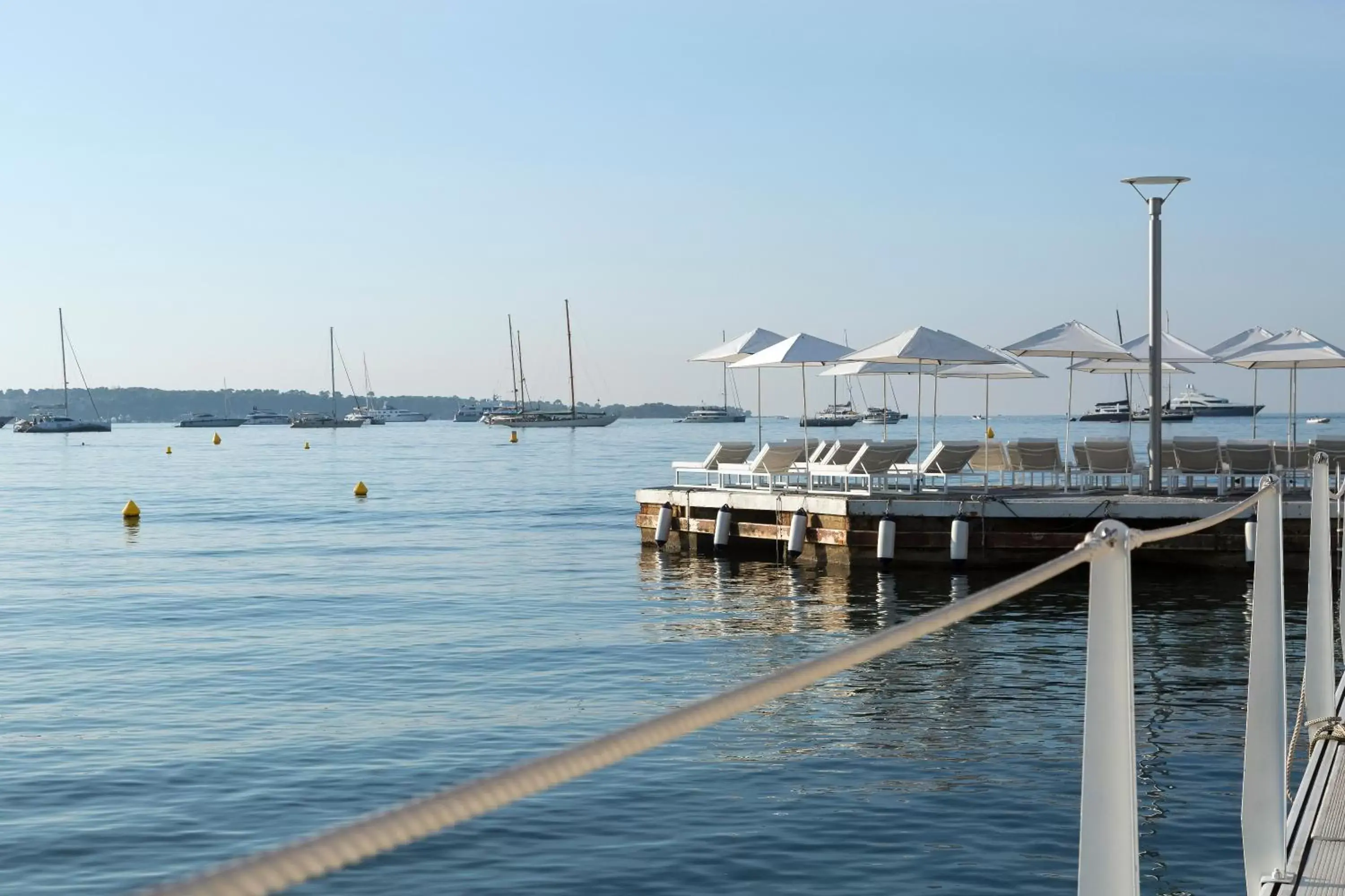 Beach in Hôtel Barrière Le Majestic Cannes