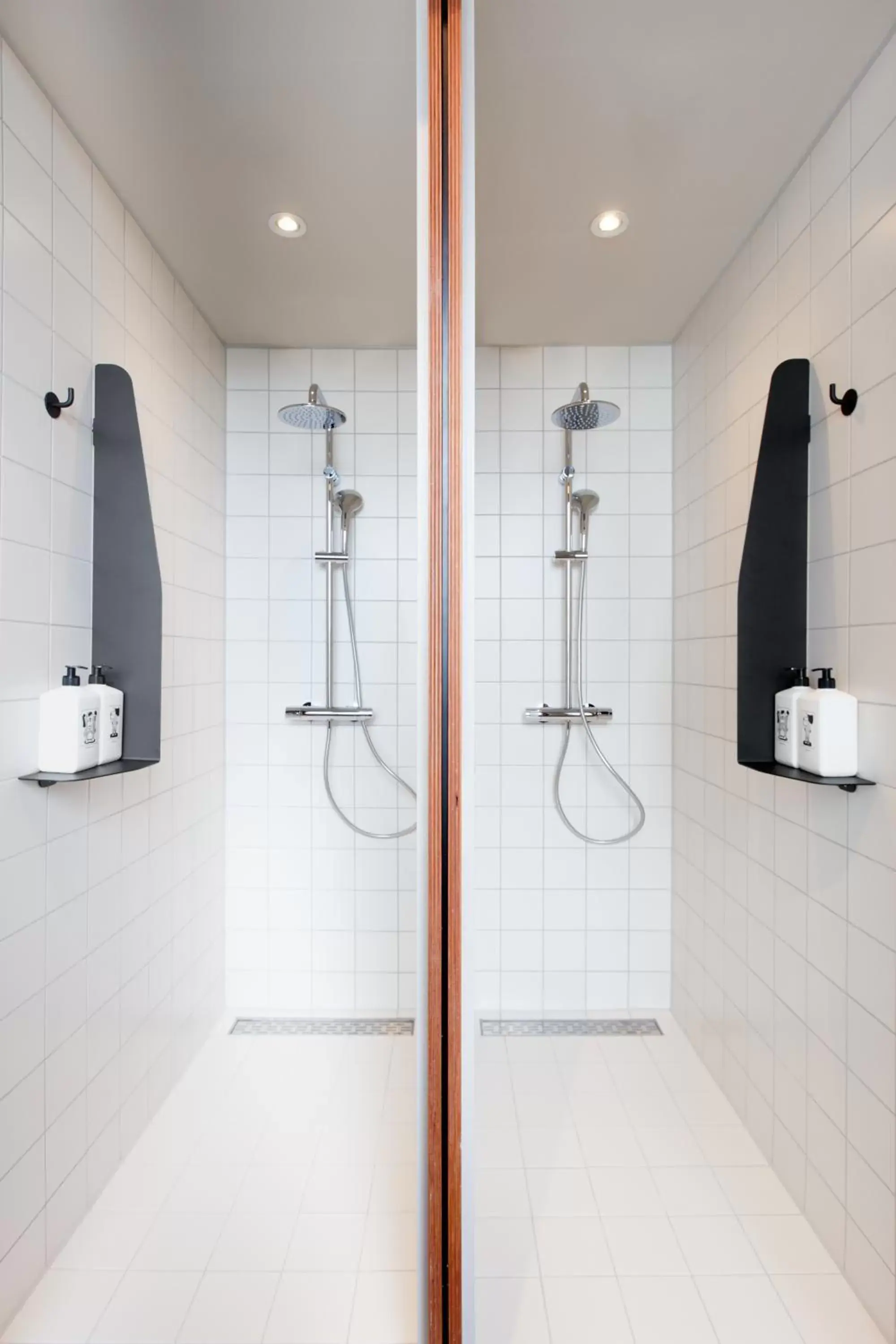 Bathroom in Volkshotel