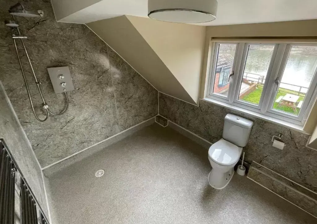 Shower, Bathroom in Cadmore Lodge Bed & Breakfast