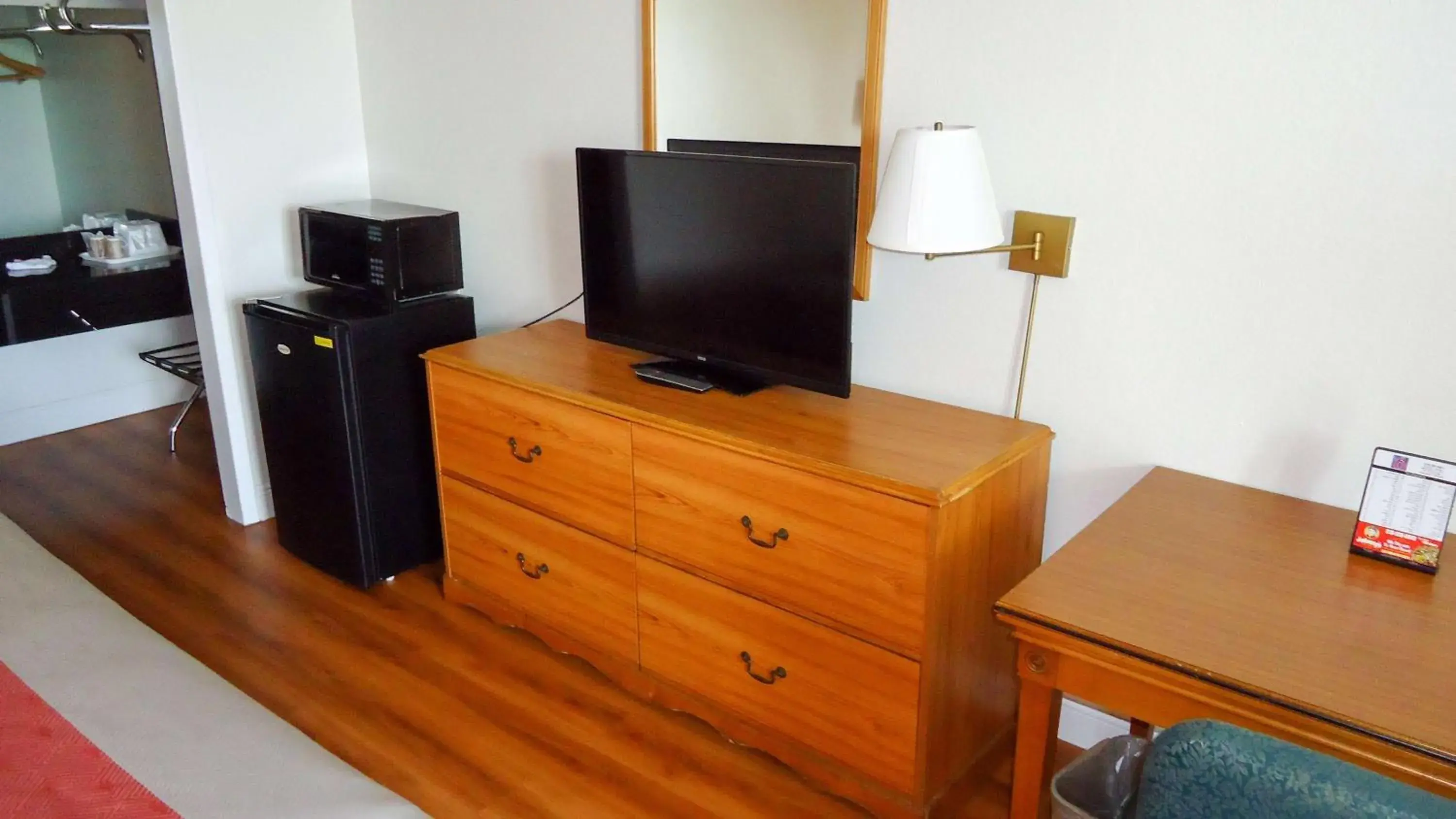 TV and multimedia, TV/Entertainment Center in Motel 6-Natchitoches, LA