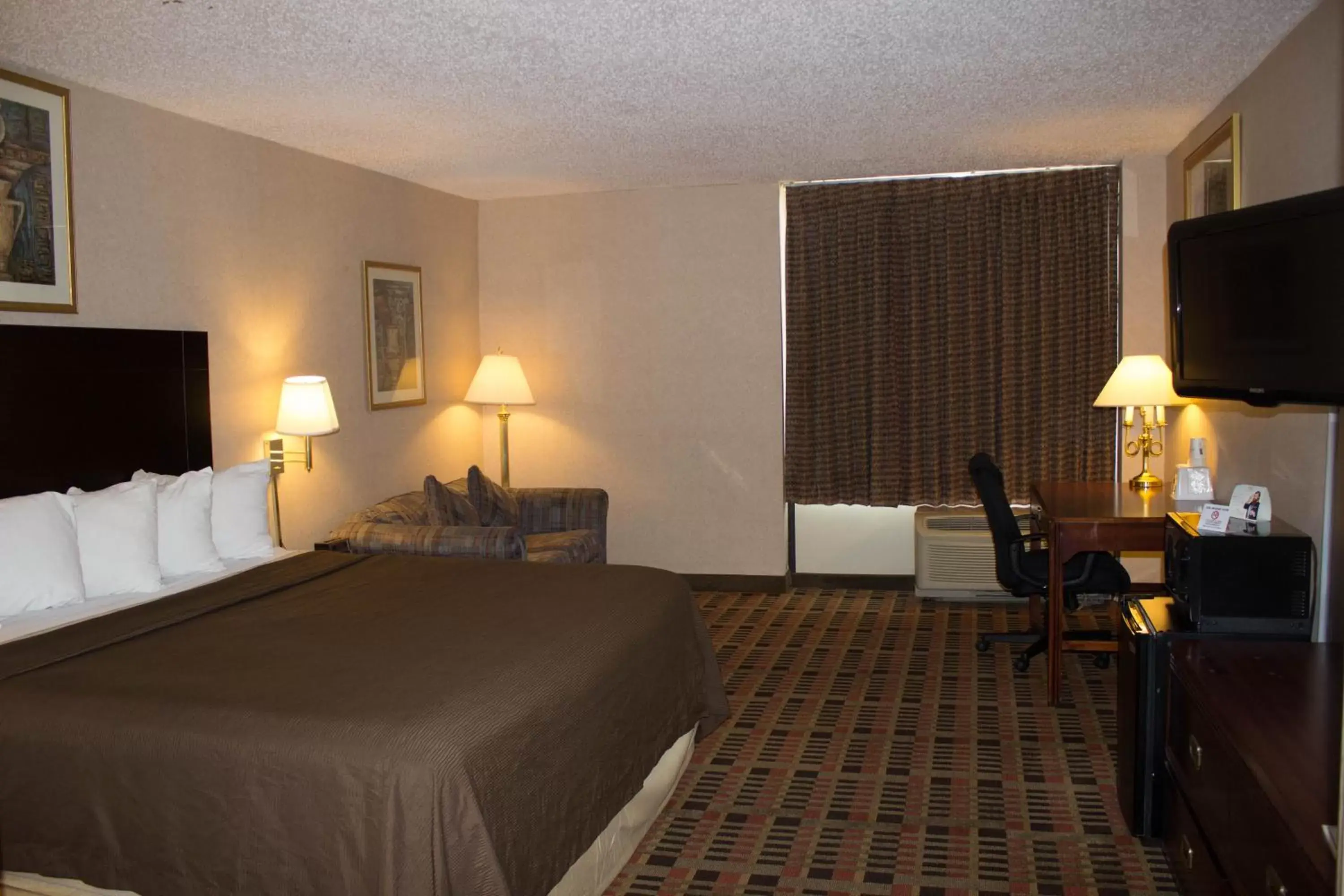 Bed in Days Inn by Wyndham Amarillo East