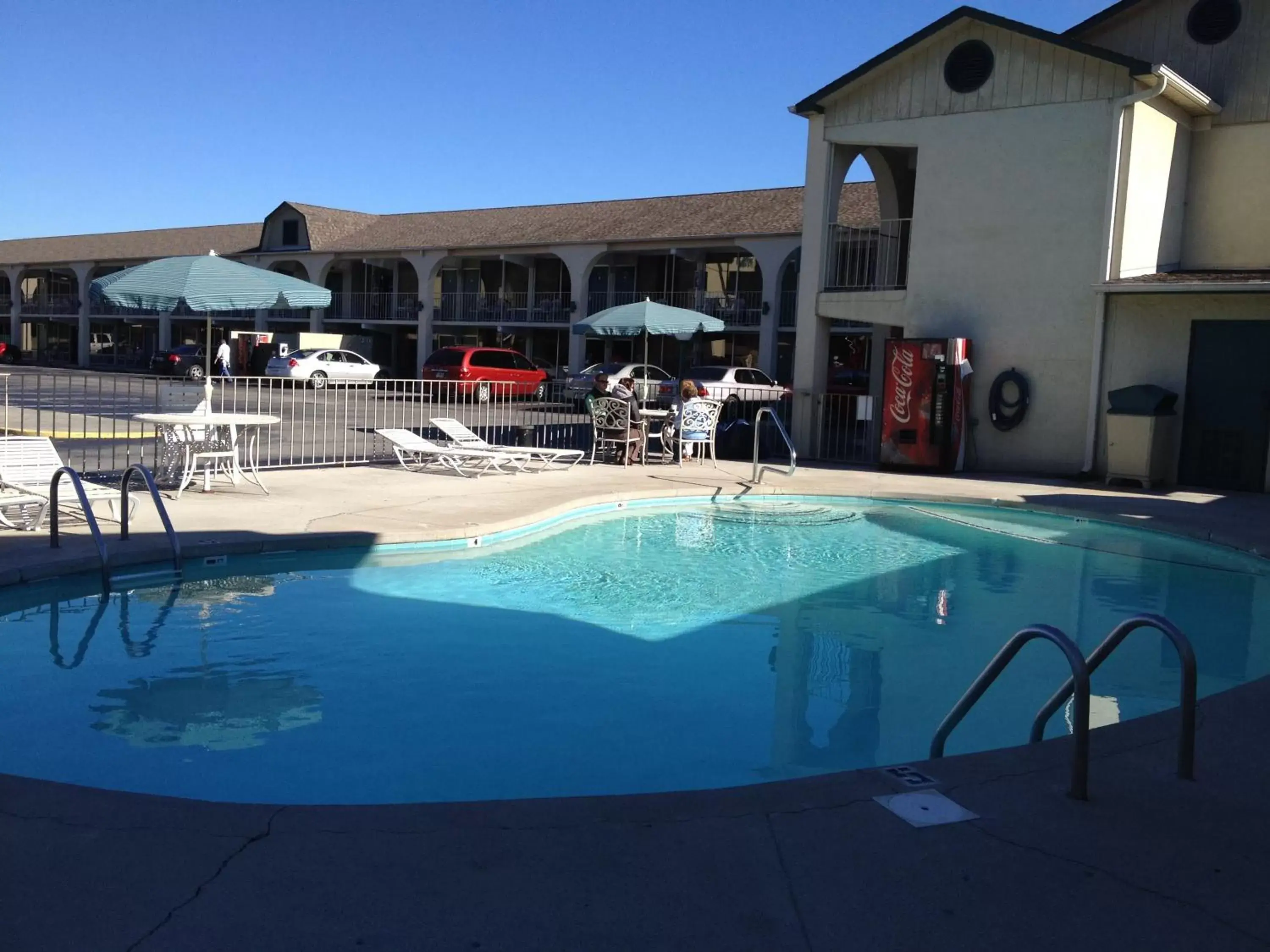 Swimming pool in Conner Hill Motor Lodge Swimming pool in Conner Hill Motor Lodge